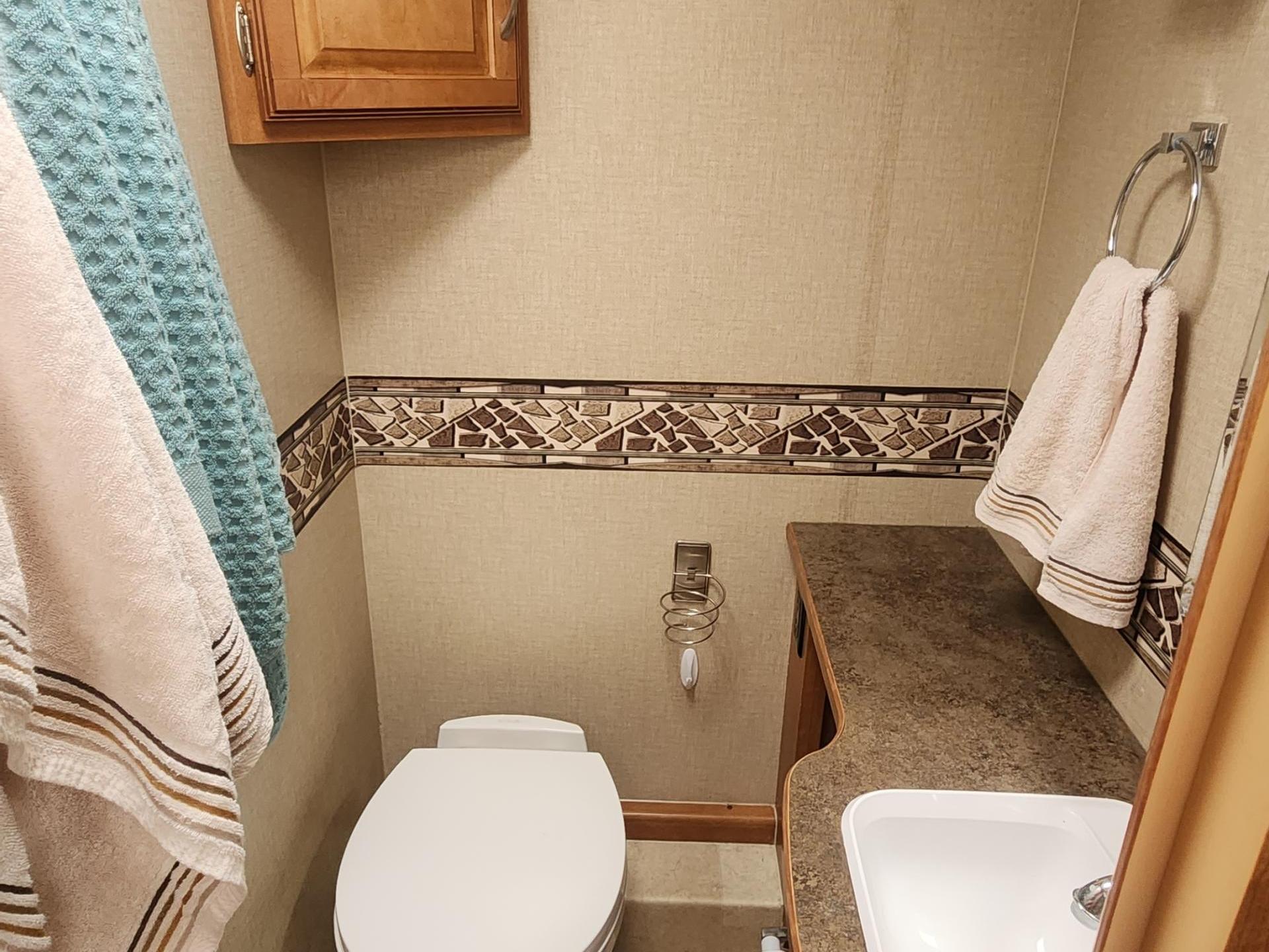 2015 WINNEBAGO MINNIE WINNIE 31K