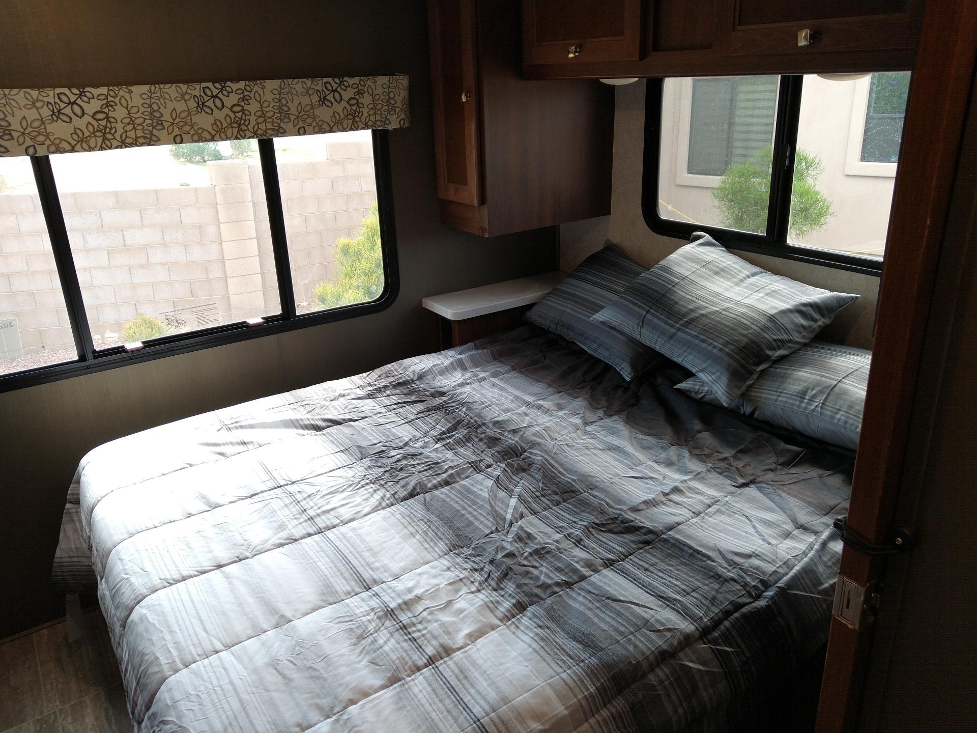2020 FOREST RIVER FORESTER 3251DSF