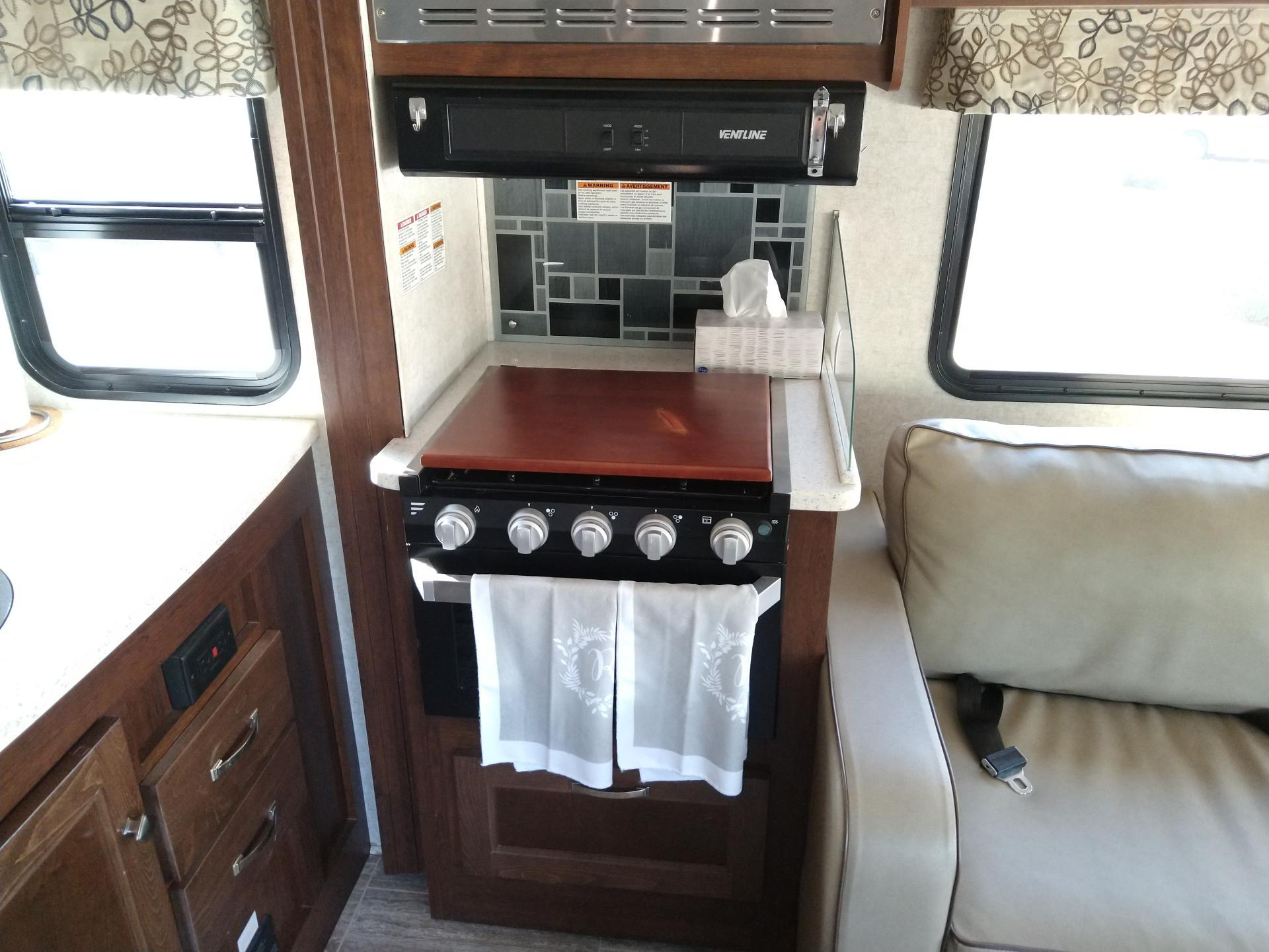 2020 FOREST RIVER FORESTER 3251DSF