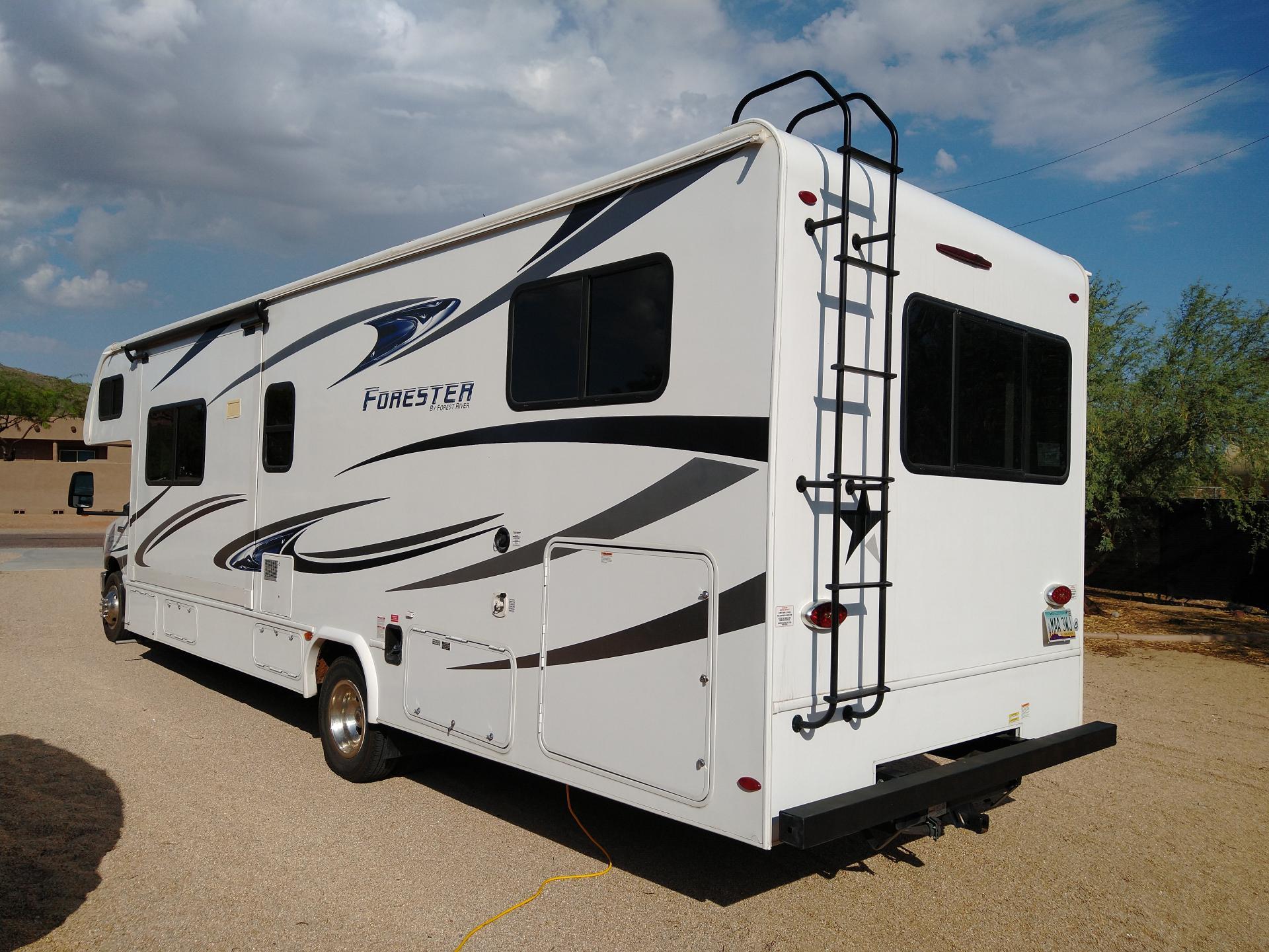 2020 FOREST RIVER FORESTER 3251DSF