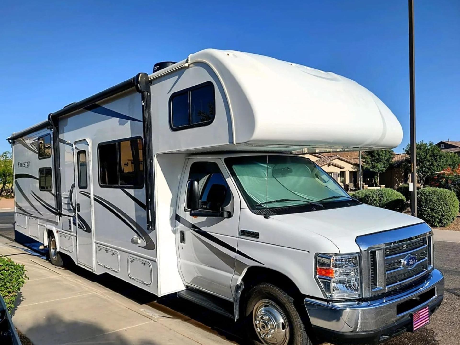 2020 FOREST RIVER FORESTER 3251DSF
