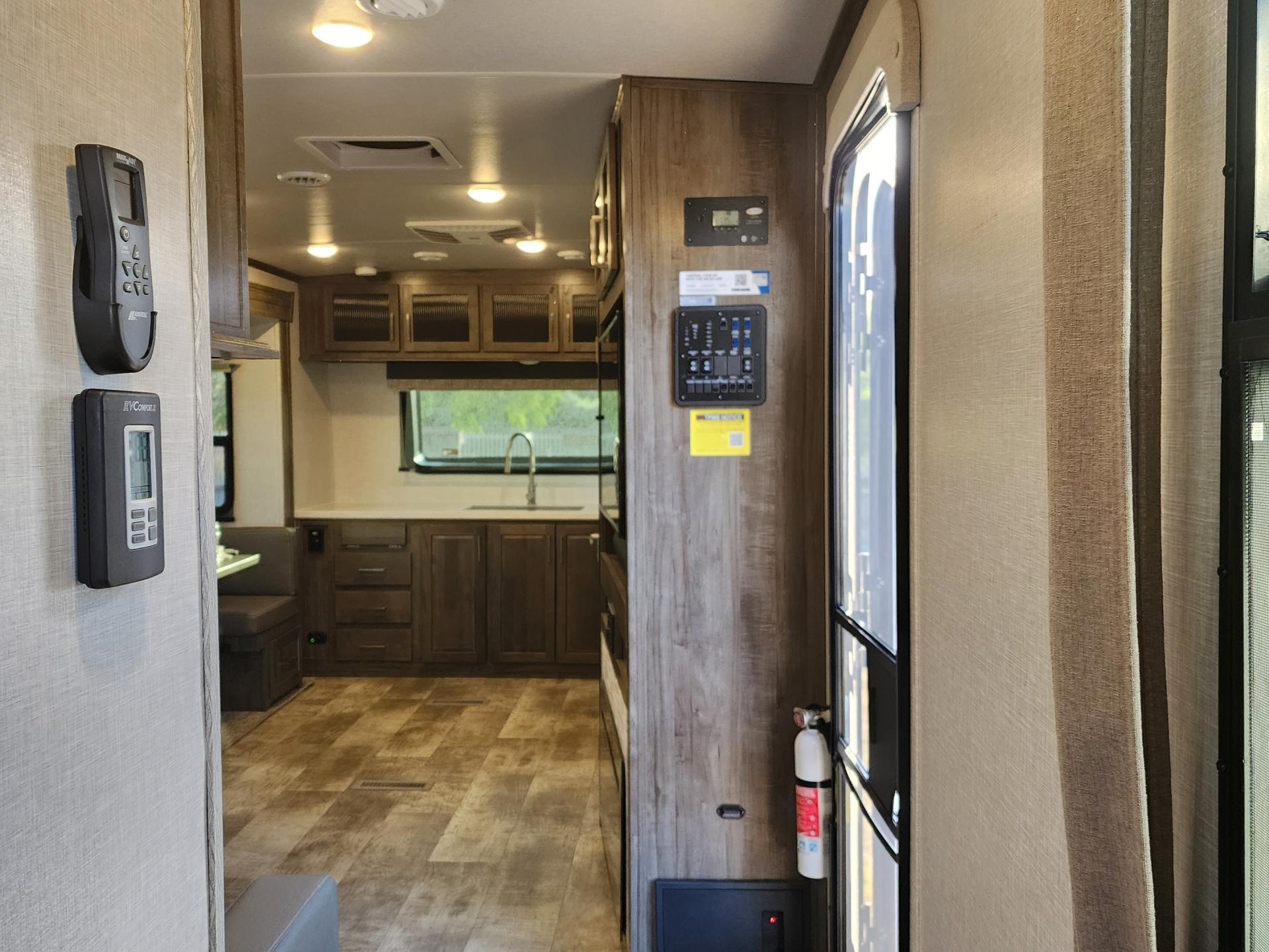 2022 Flagstaff  Classic Series 832CLSB