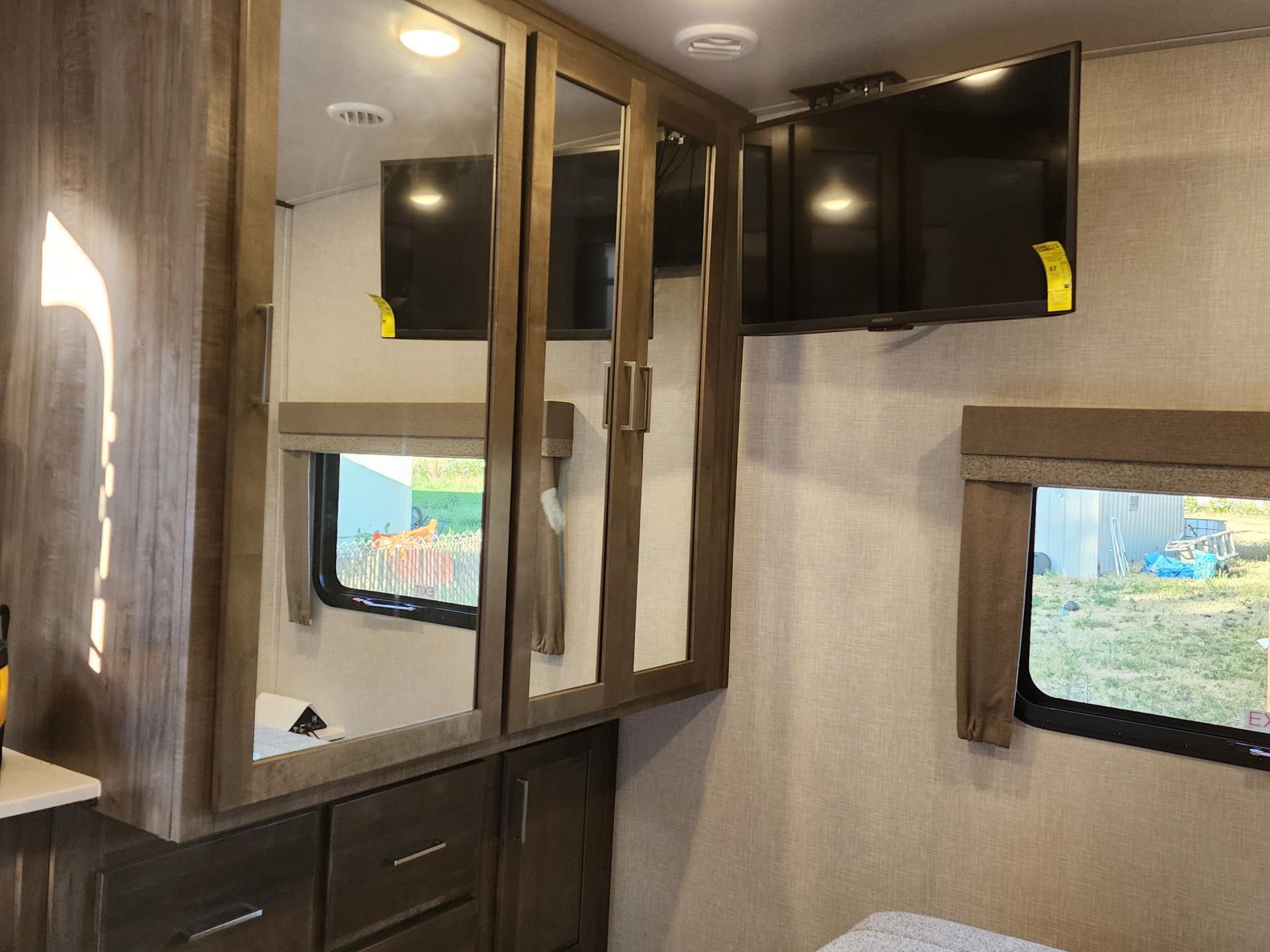 2022 Flagstaff  Classic Series 832CLSB