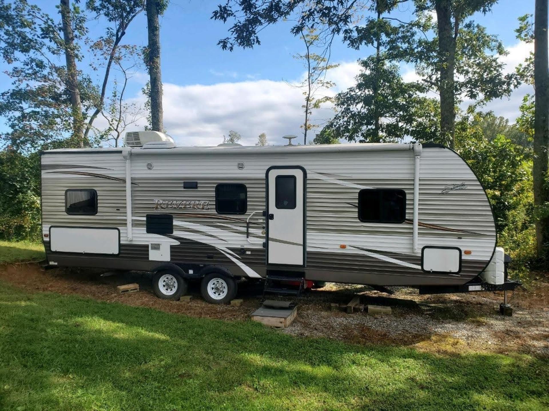 2017 SHASTA REVERE 27BH