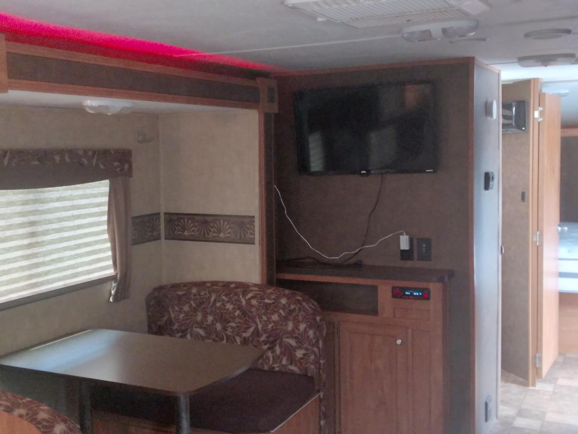 2015 FOREST RIVER SHASTA FLYTE 265 RL
