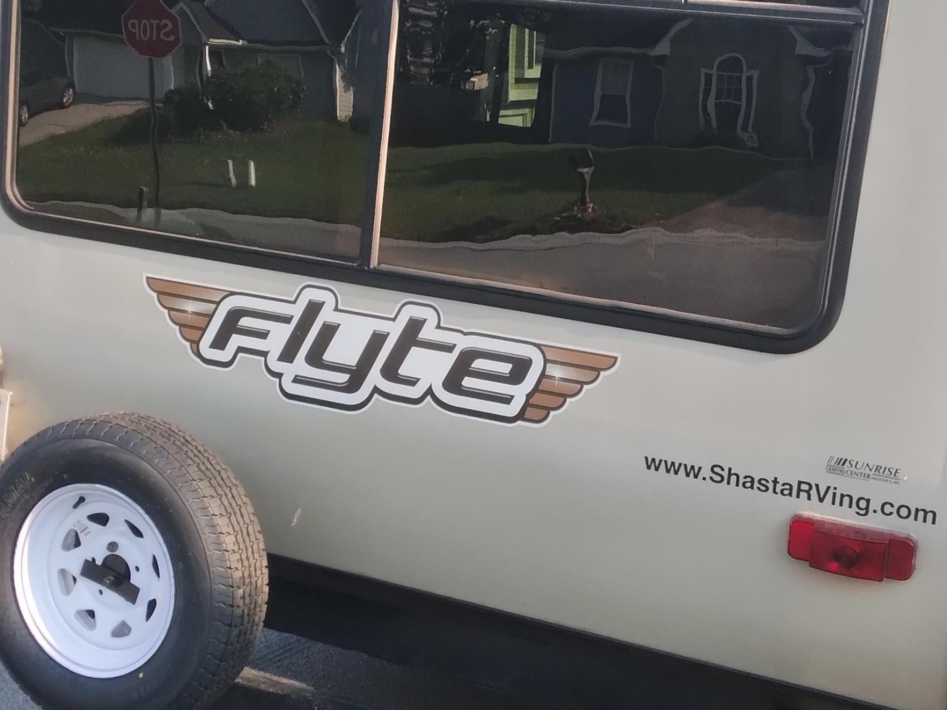 2015 FOREST RIVER SHASTA FLYTE 265 RL