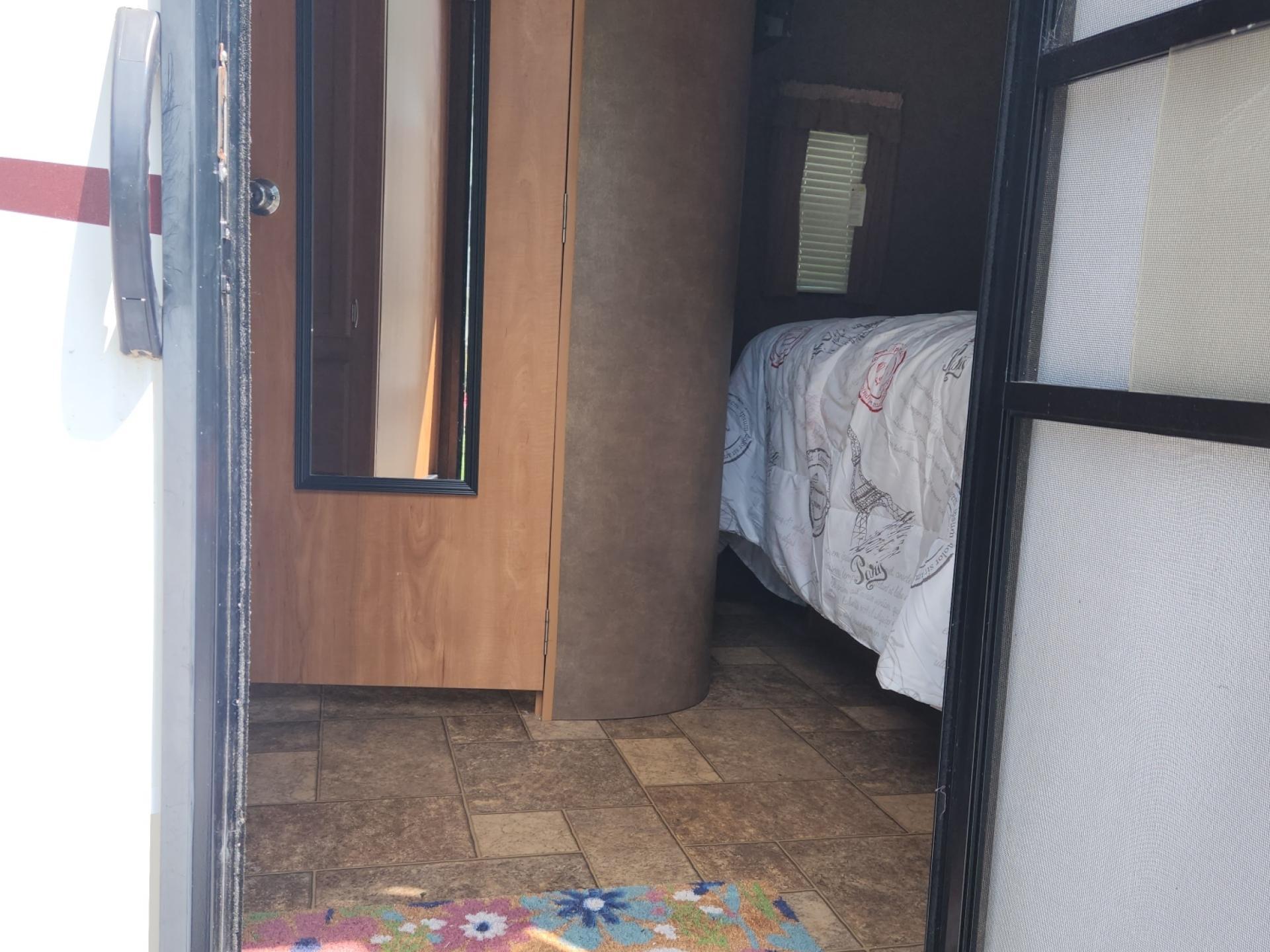 2015 FOREST RIVER SHASTA FLYTE 265 RL