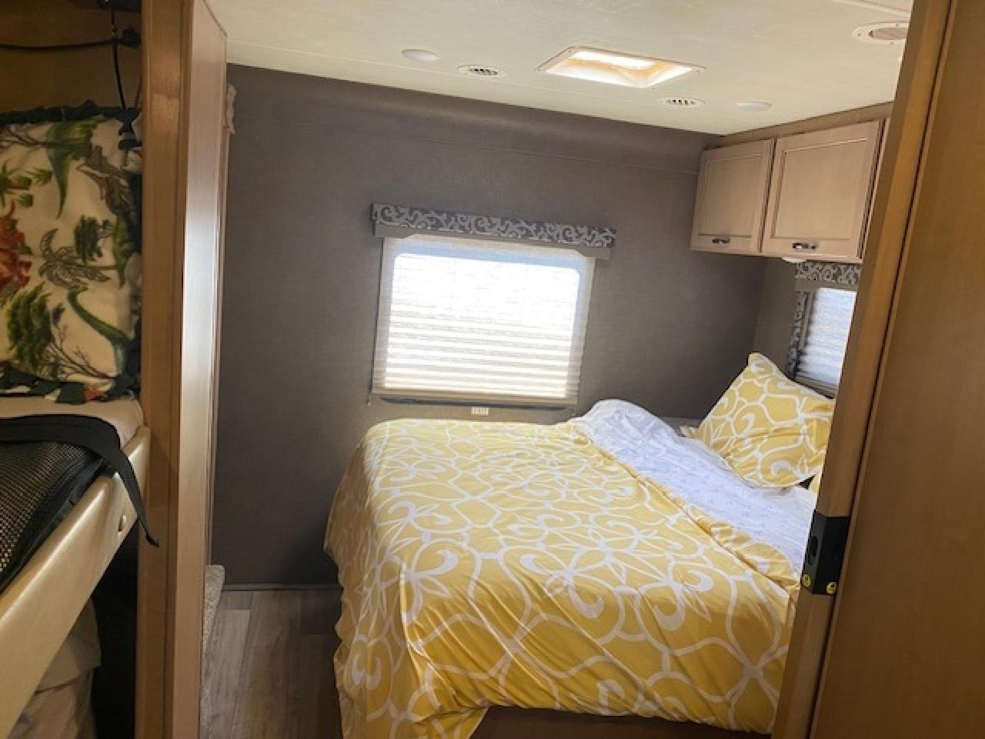 2019 THOR MOTOR COACH FOUR WINDS 30D