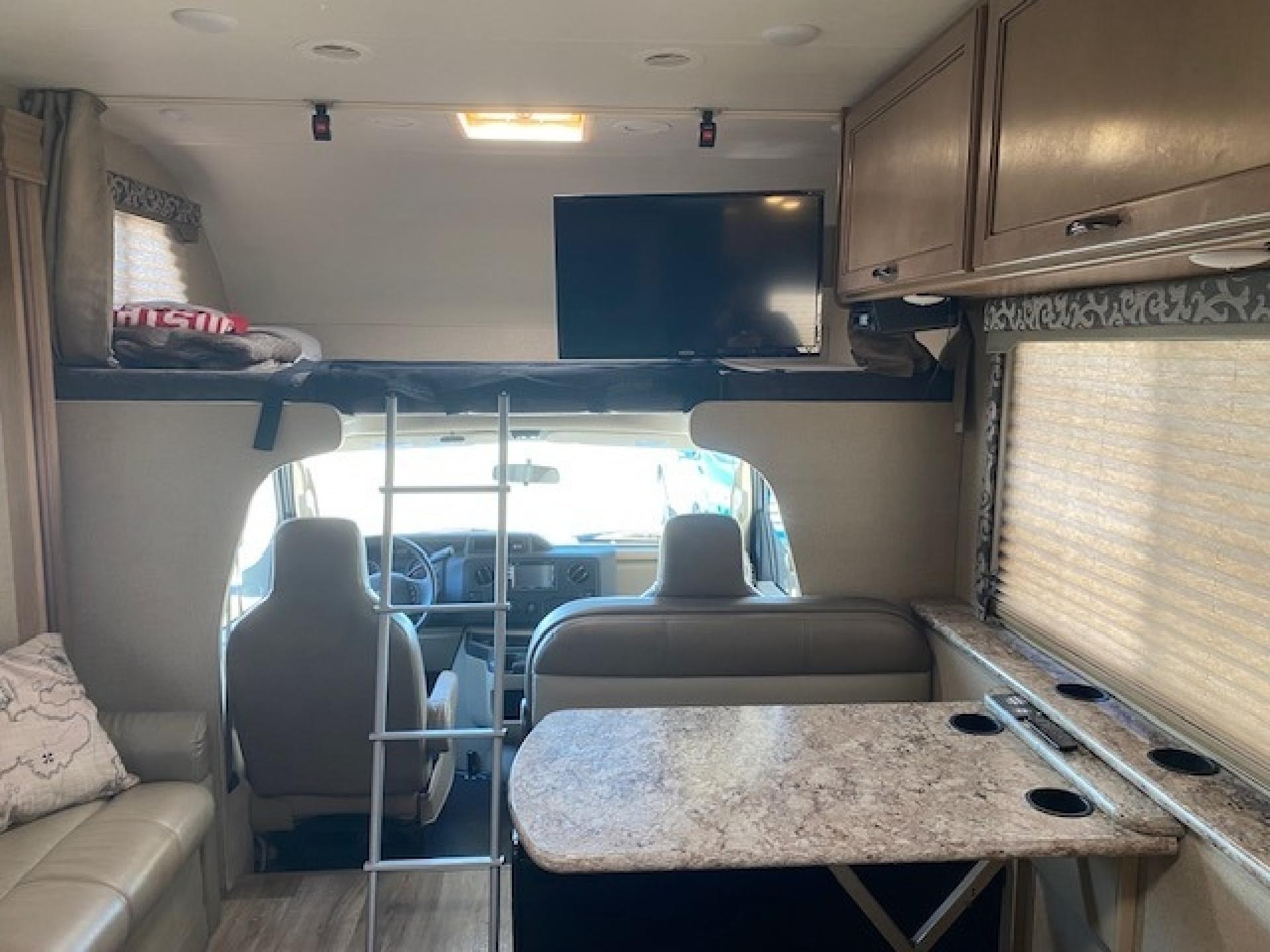 2019 THOR MOTOR COACH FOUR WINDS 30D