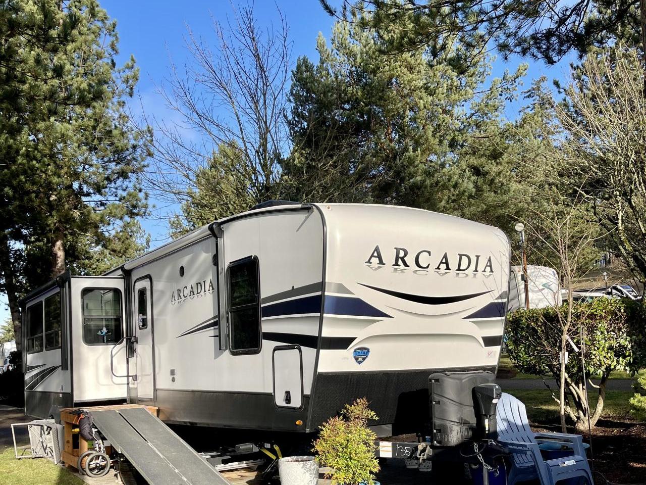 2021 KEYSTONE Arcadia R377L