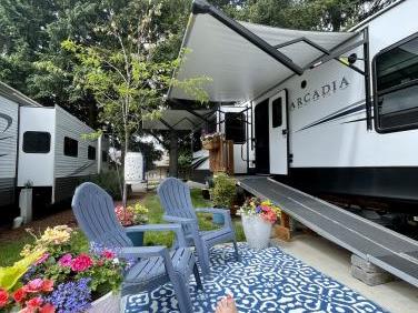 2021 KEYSTONE Arcadia R377L