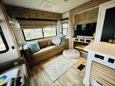 2021 KEYSTONE Arcadia R377L