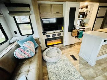 2021 KEYSTONE Arcadia R377L