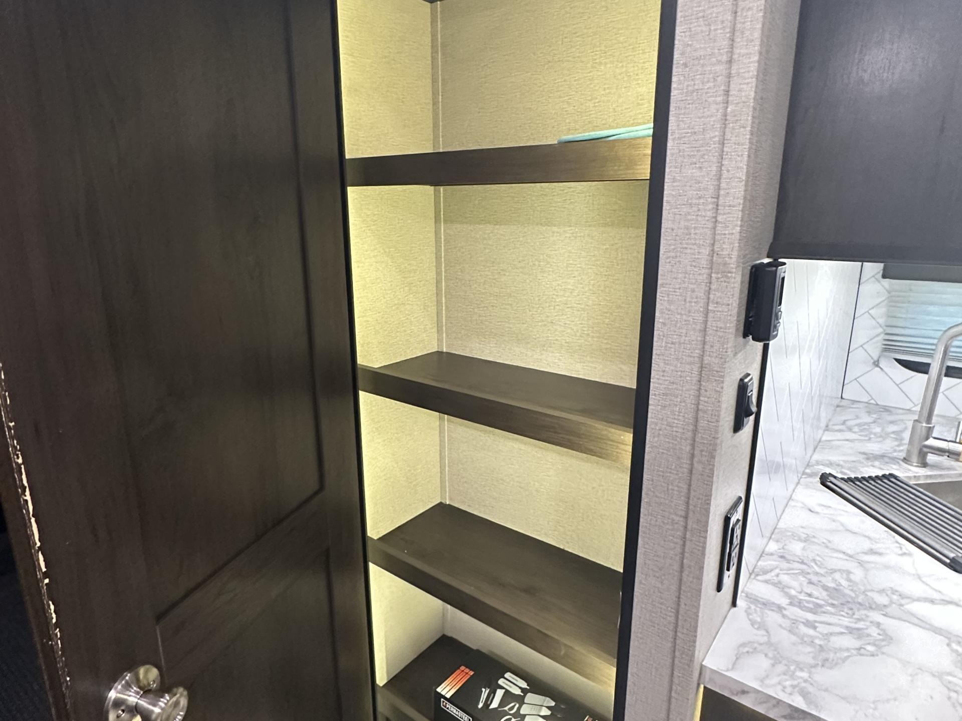 2022 GRAND DESIGN MOMENTUM 31G