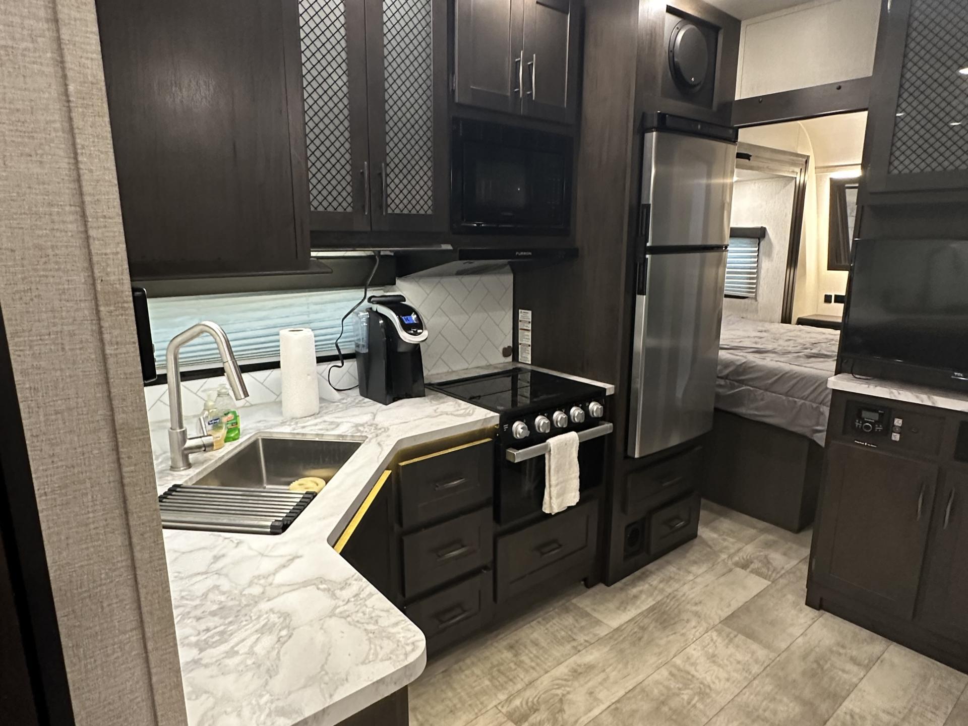 2022 GRAND DESIGN MOMENTUM 31G