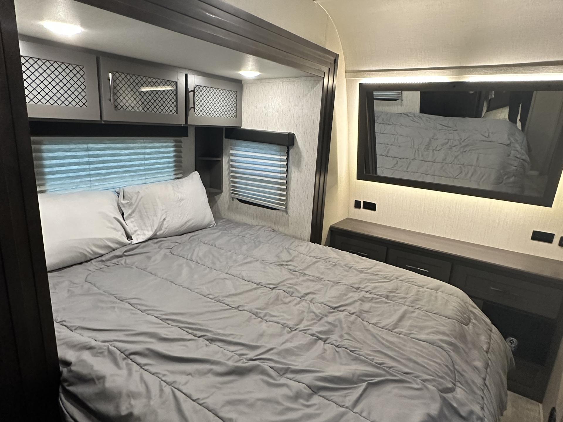 2022 GRAND DESIGN MOMENTUM 31G