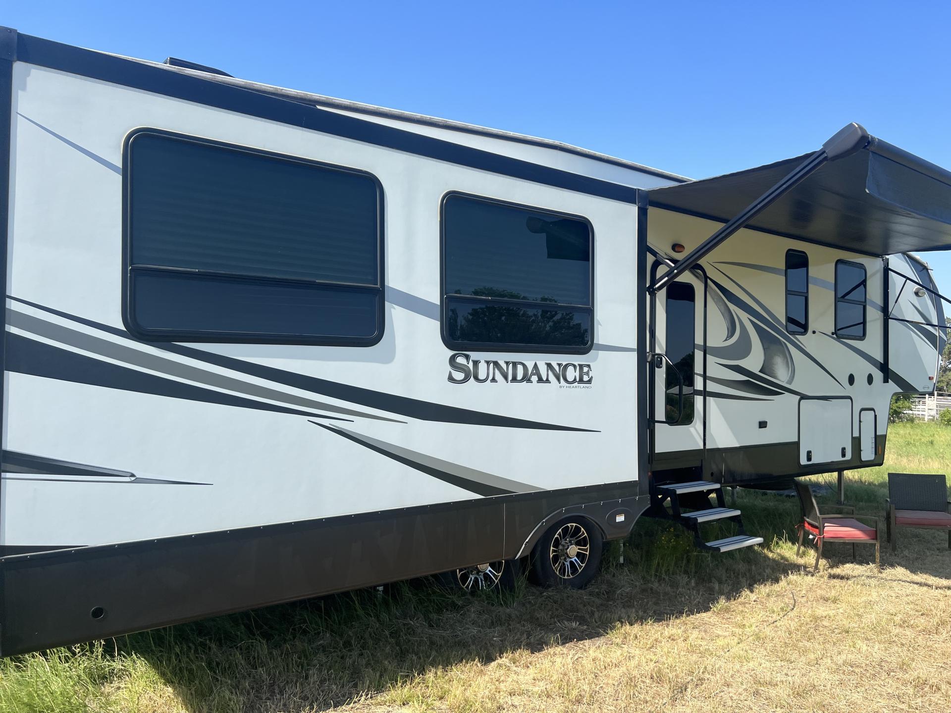 2018 HEARTLAND SUNDANCE 3710MB