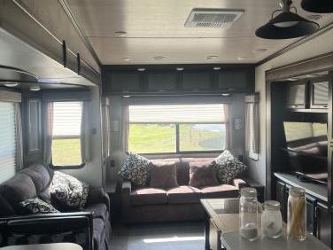 2018 HEARTLAND SUNDANCE 3710MB