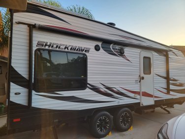 2017 FOREST RIVER SHOCKWAVE 18CBMX