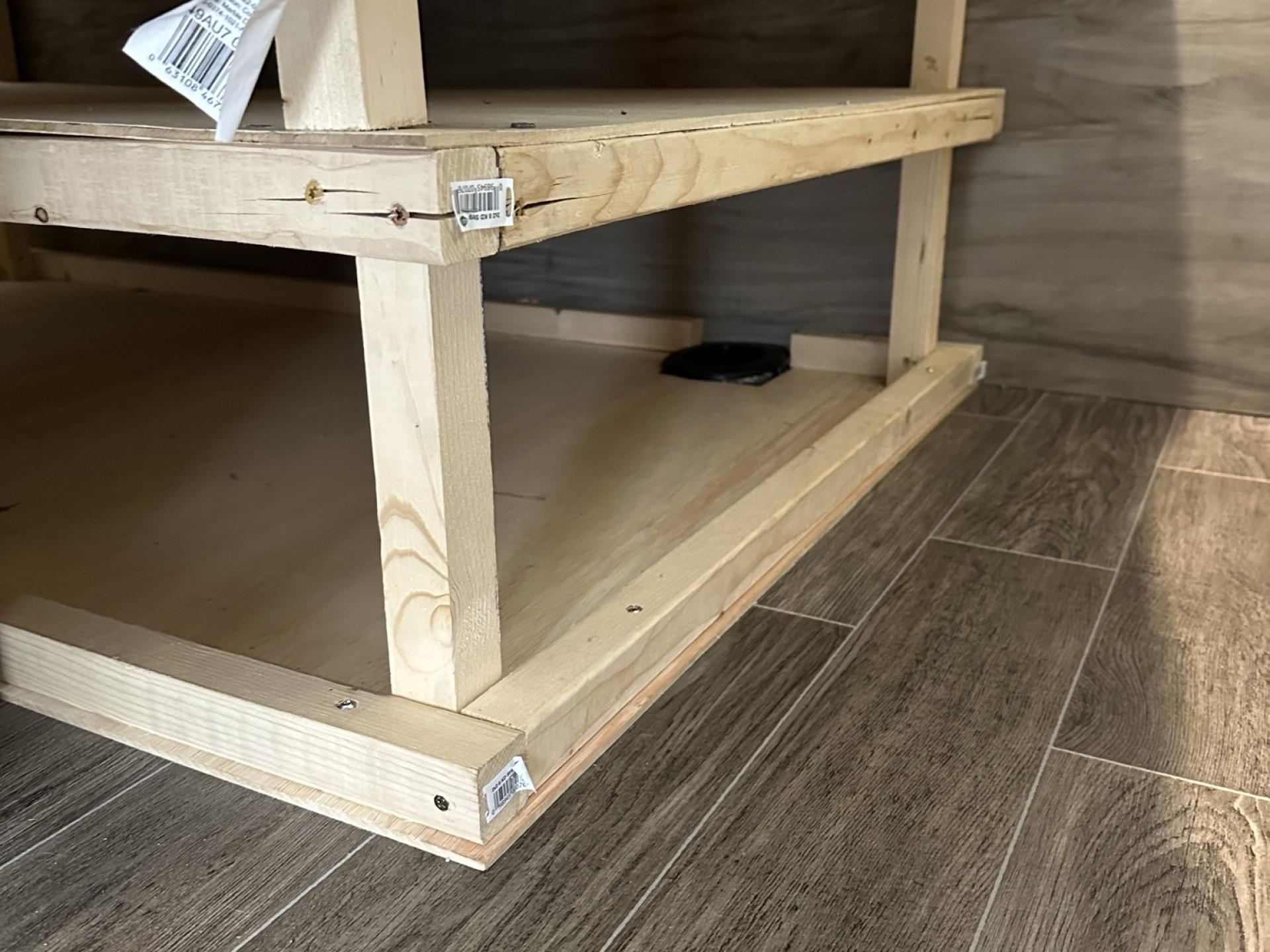 2022 FOREST RIVER ALPHA WOLF 26RL-L