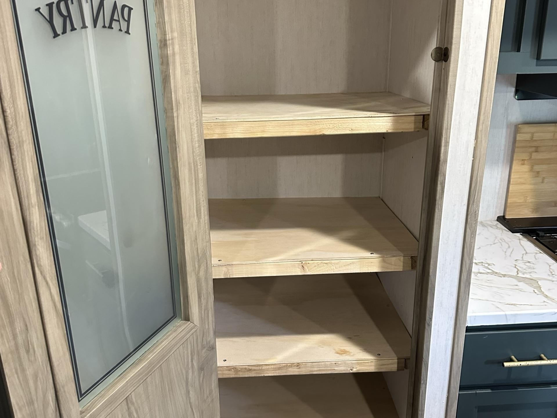 2022 FOREST RIVER ALPHA WOLF 26RL-L