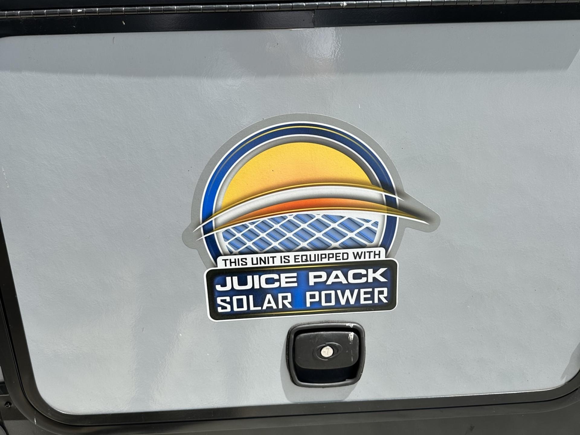 2022 FOREST RIVER ALPHA WOLF 26RL-L