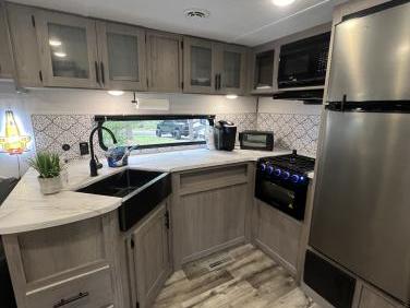 2022 COLEMAN LANTERN LT 386RK