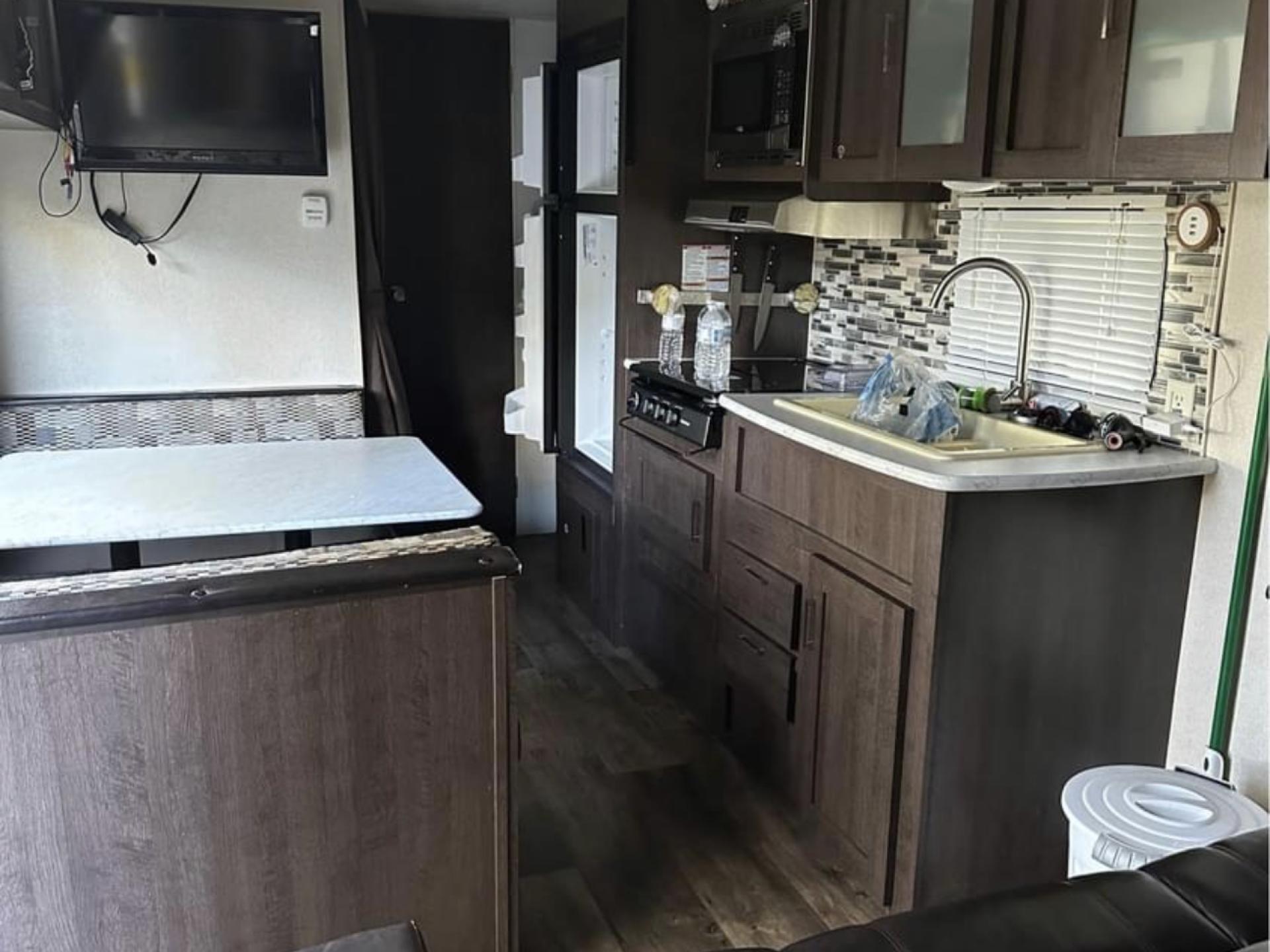 2018 FOREST RIVER WILDWOOD X-LITE 261BHXL