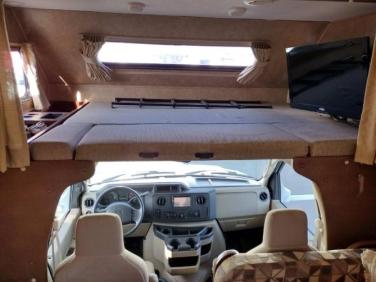 2014 FOREST RIVER SUNSEEKER 3100SSF