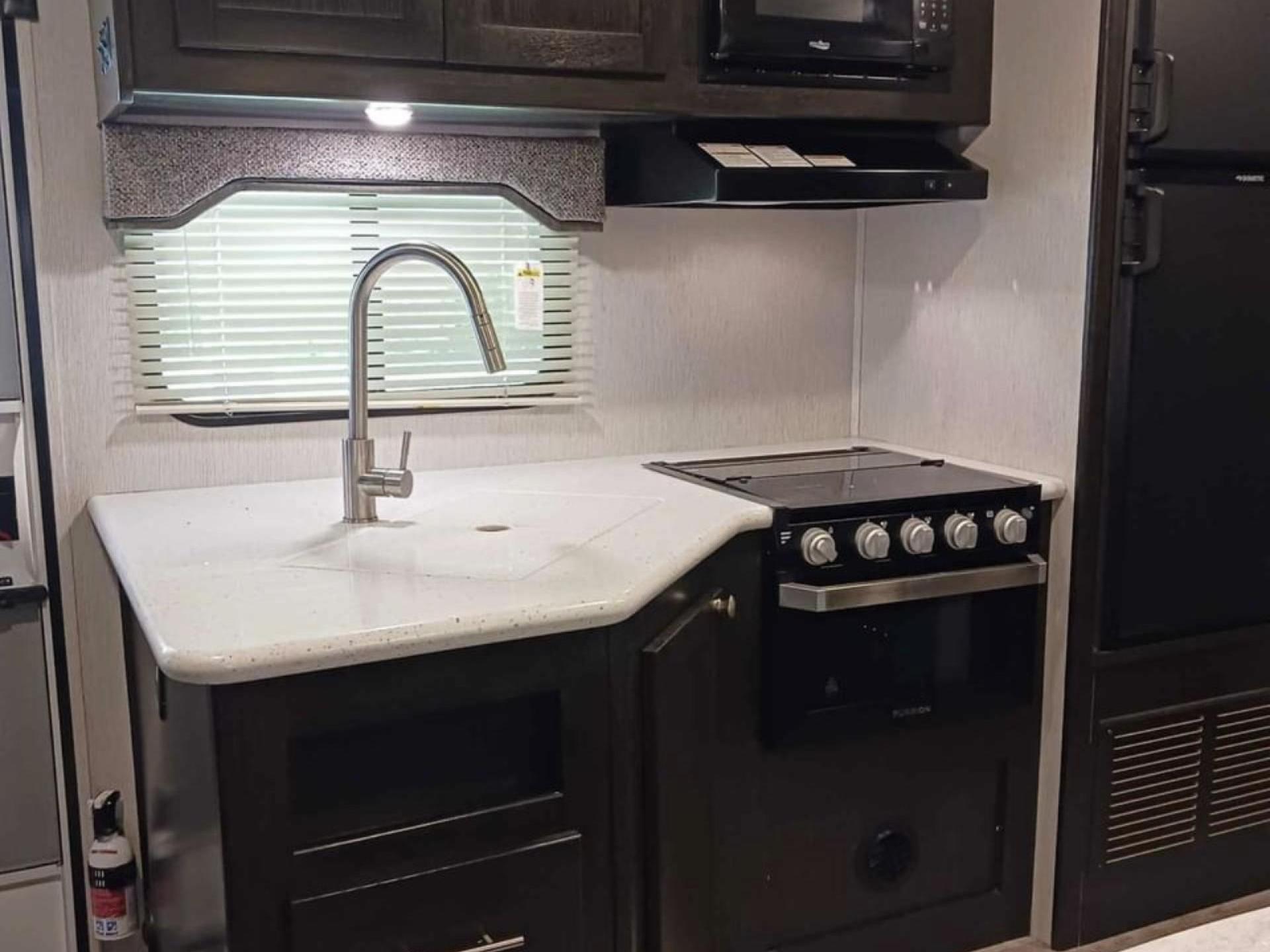 2019 HEARTLAND NORTH TRAIL  24BHS