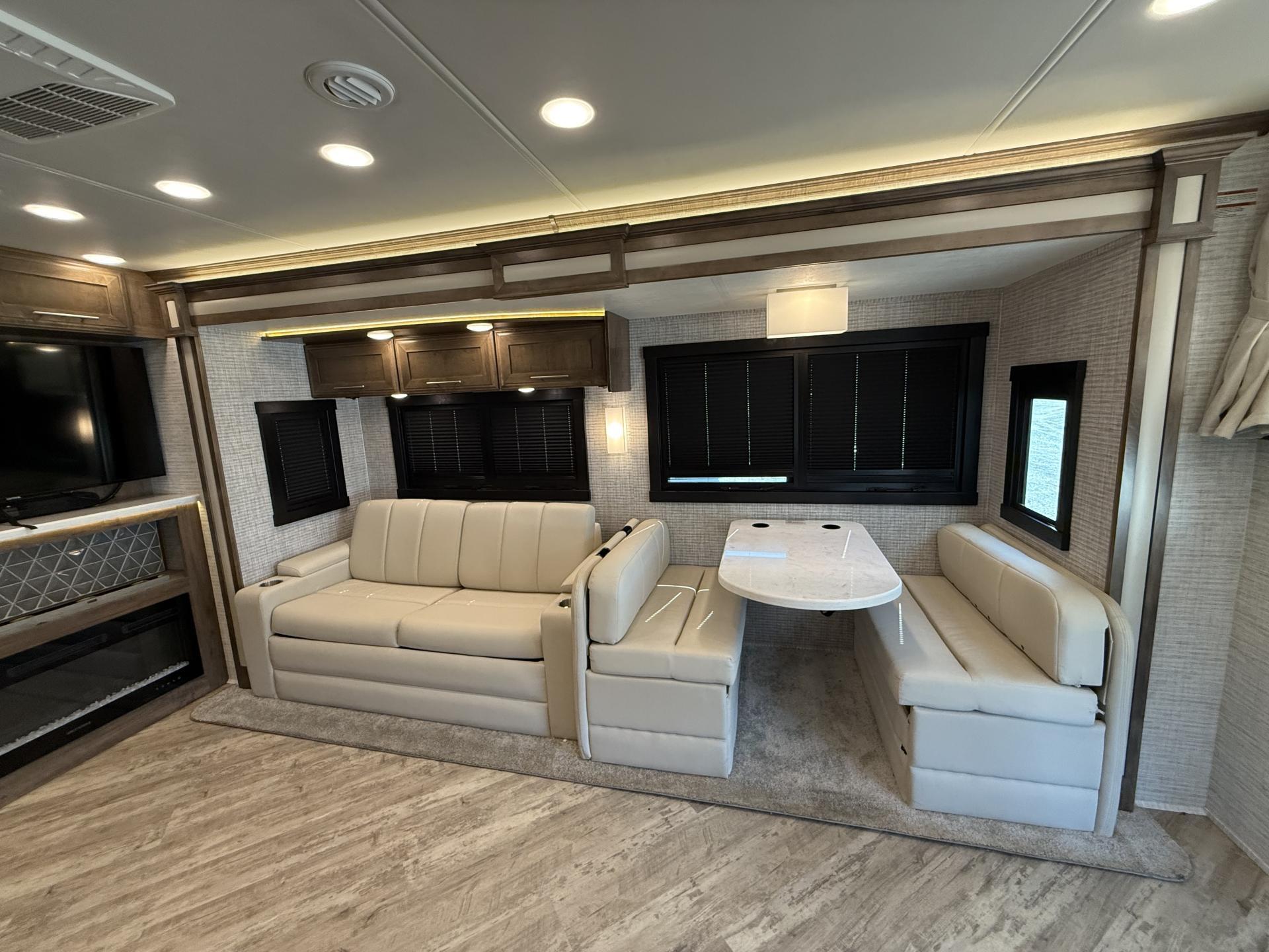 2020 ENTEGRA COACH ACCOLADE 37L