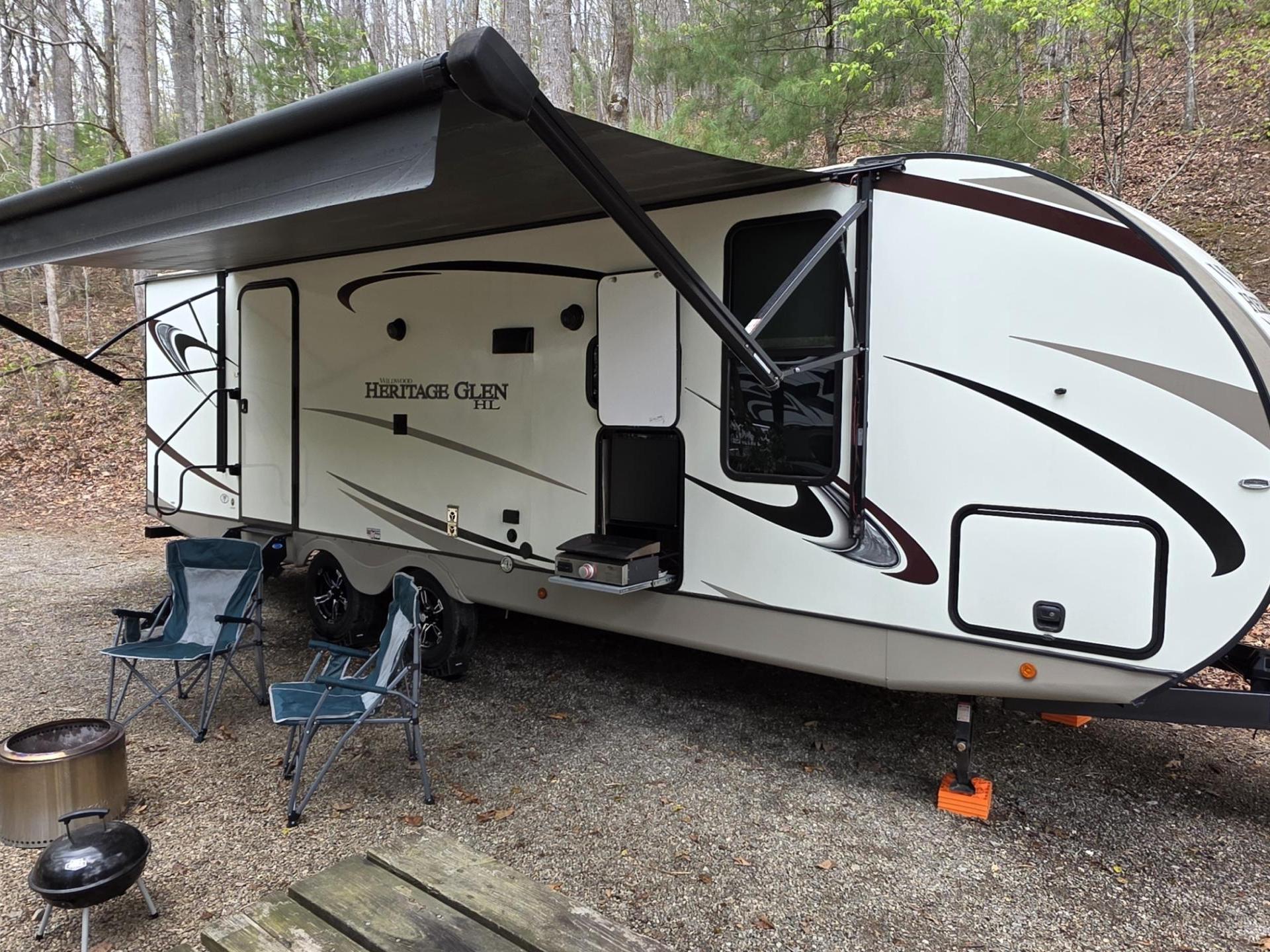 2021 FOREST RIVER WILDWOOD HERITAGE GLEN HYPER-LITE 25RBHL