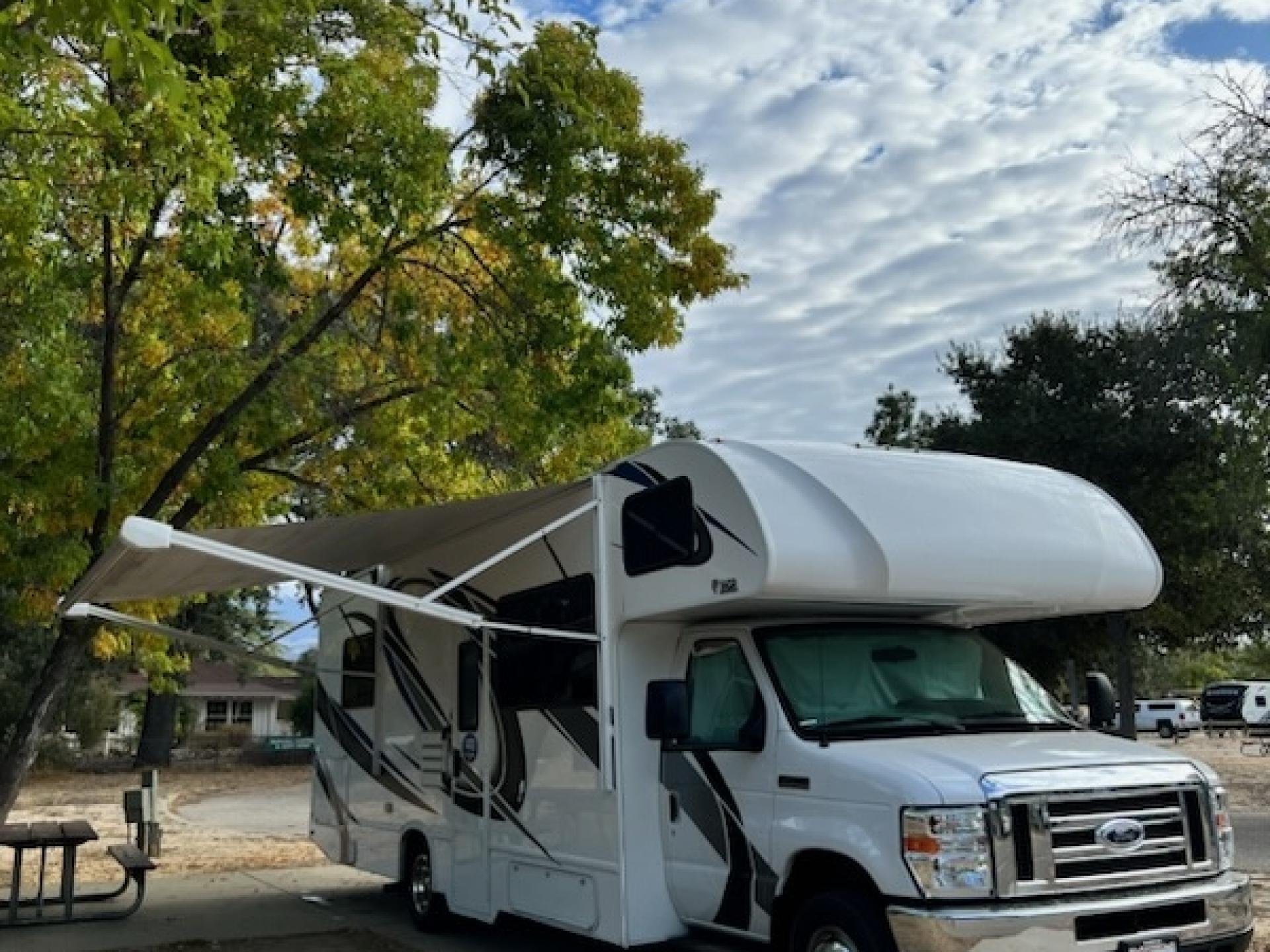 2022 THOR MOTOR COACH FOUR WINDS 28A