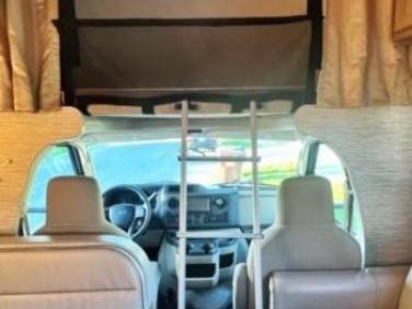 2022 THOR MOTOR COACH FOUR WINDS 28A