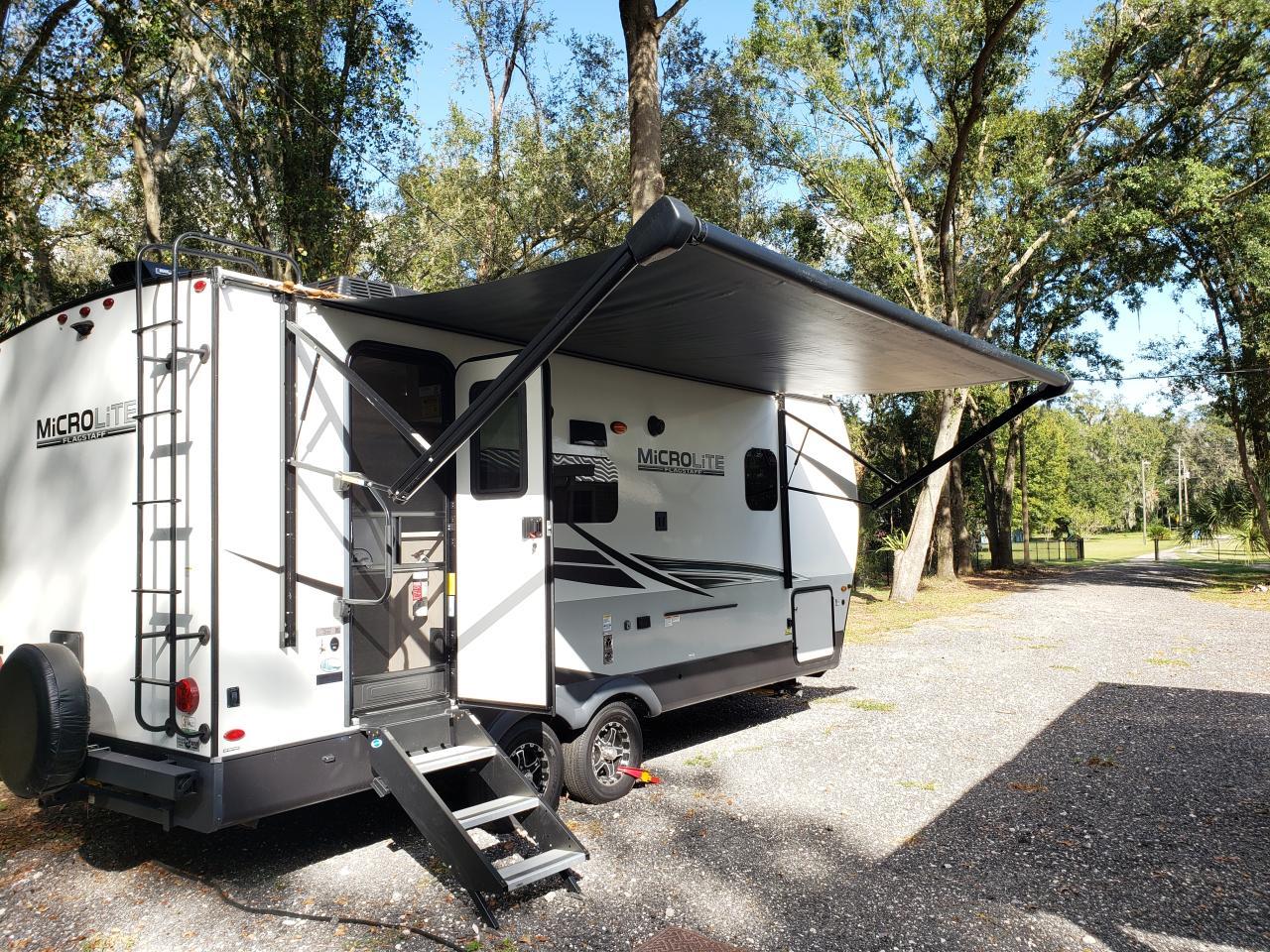 2022 FOREST RIVER FLAGSTAFF MICRO LITE 22FBS