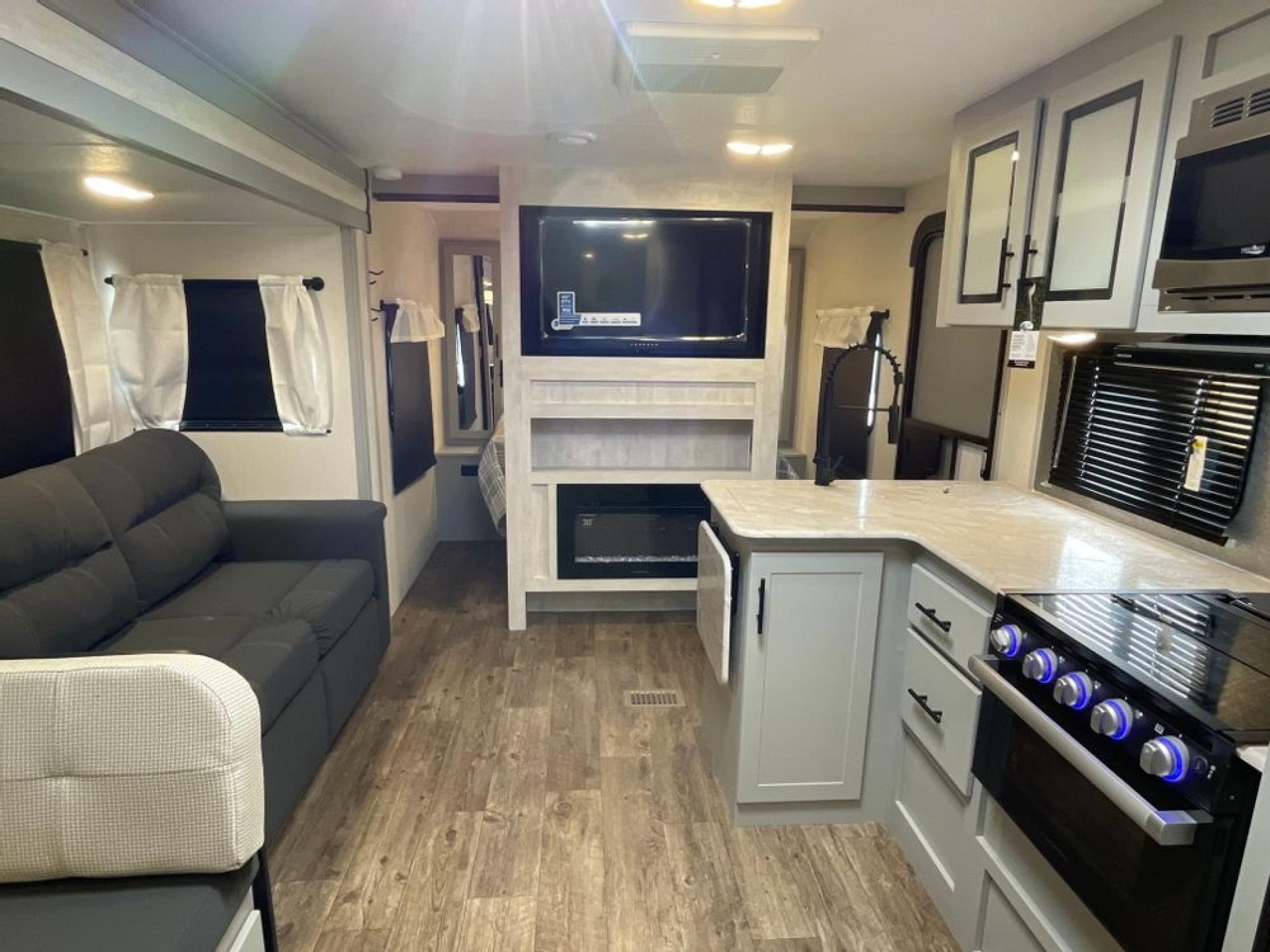 2022 FOREST RIVER VIBE 28QBW