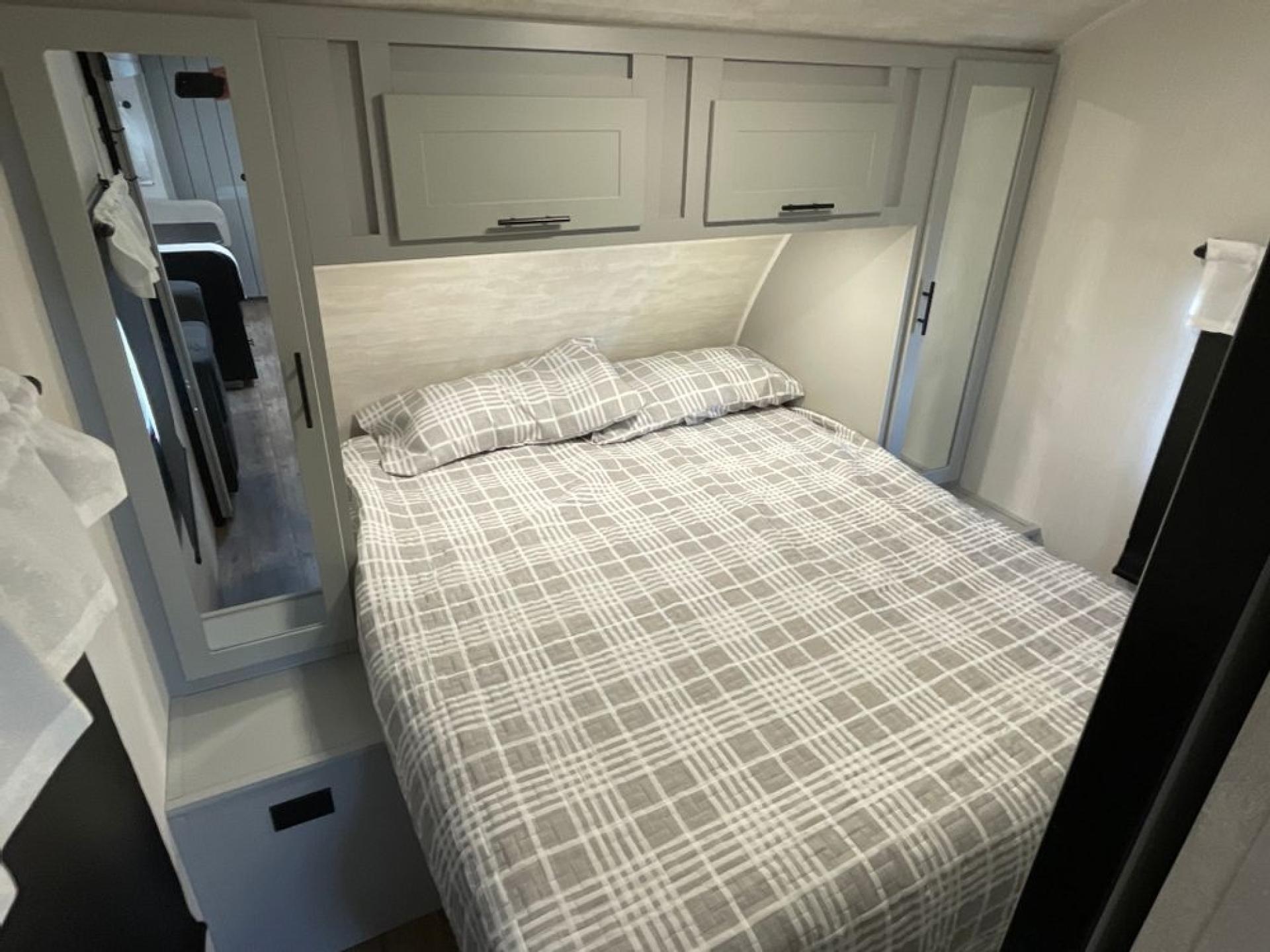 2022 FOREST RIVER VIBE 28QBW