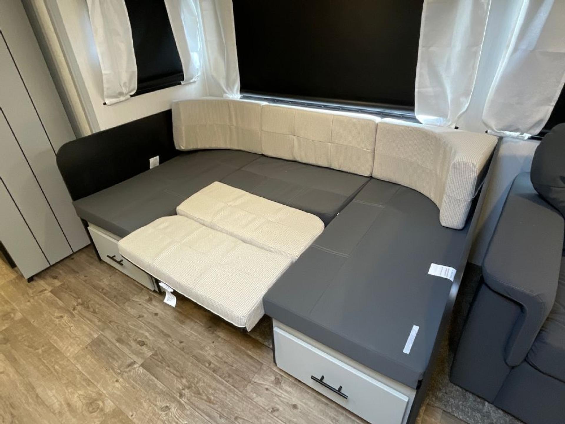 2022 FOREST RIVER VIBE 28QBW