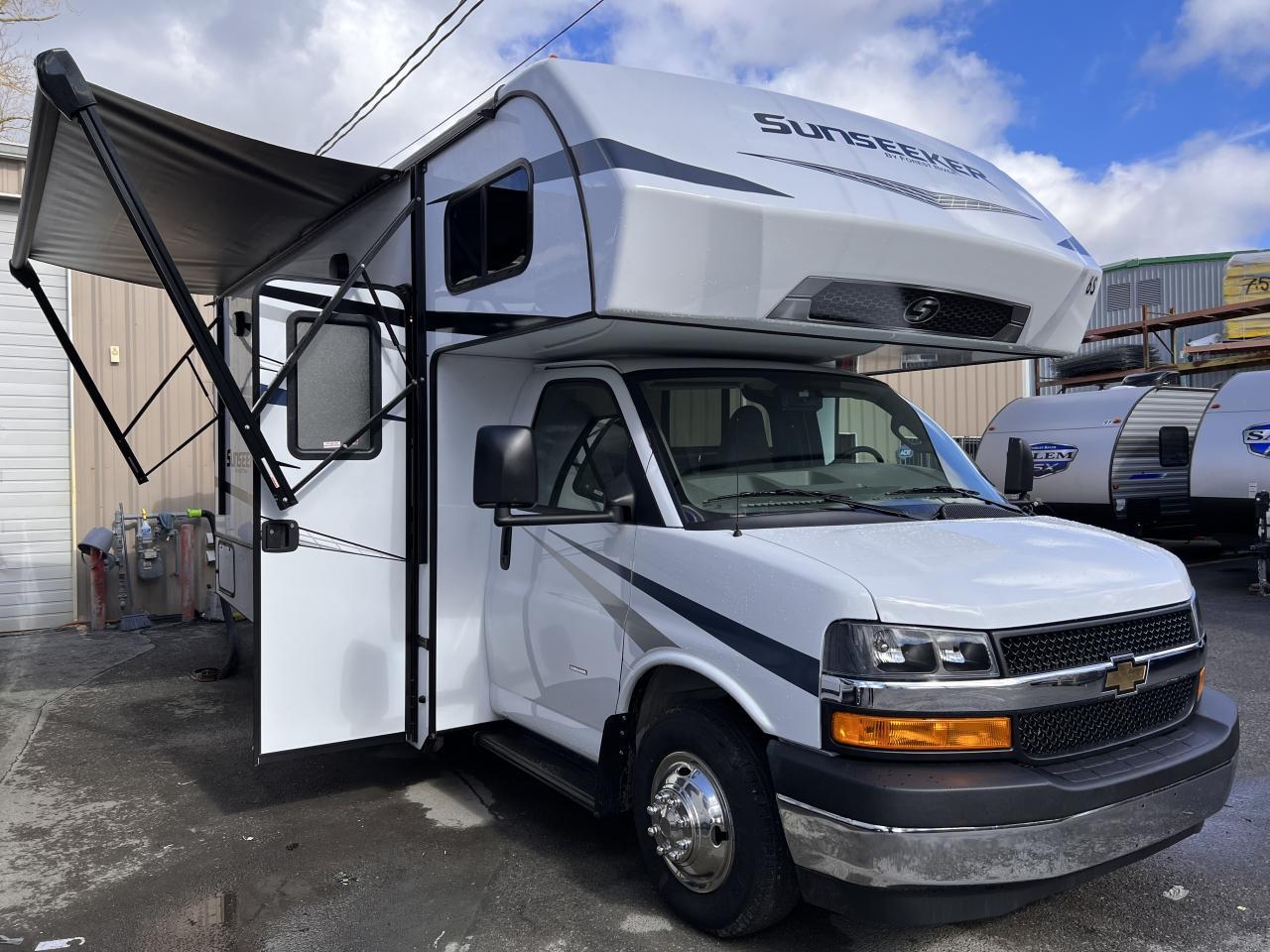 2023 FOREST RIVER SUNSEEKER LE 2250SLE