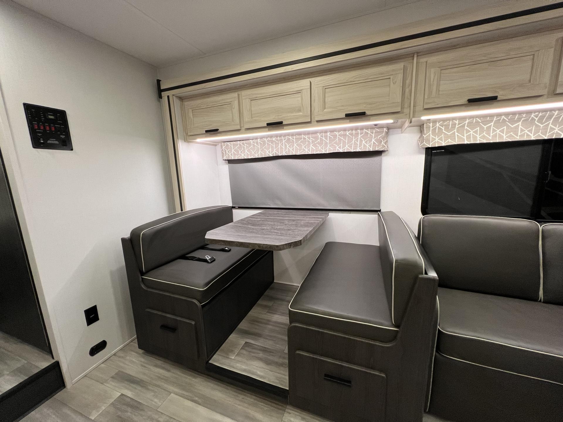 2024 FOREST RIVER SUNSEEKER LE 2850SLE