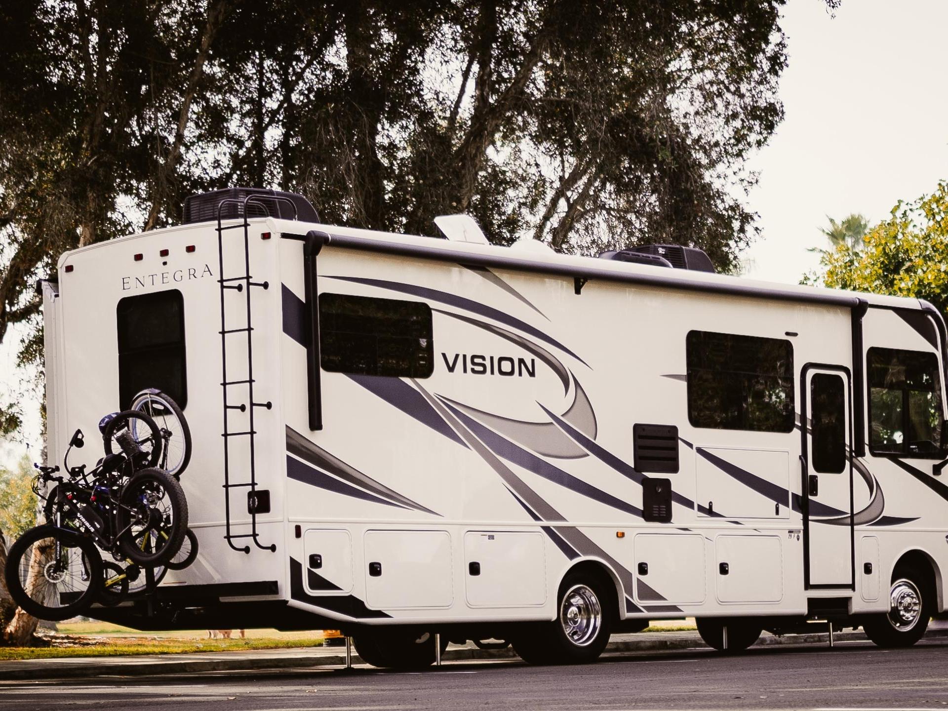 2022 ENTEGRA COACH VISION 29F