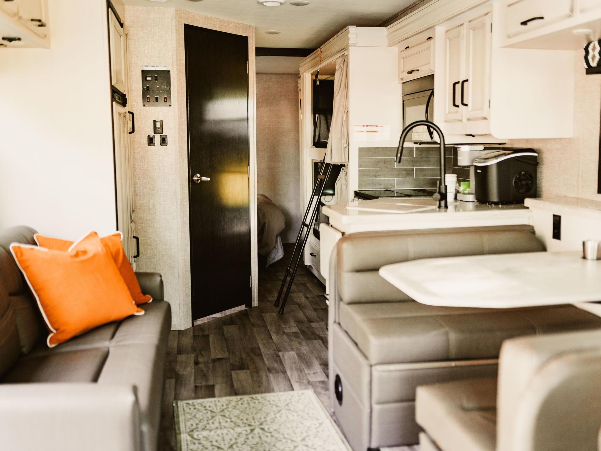 2022 ENTEGRA COACH VISION 29F