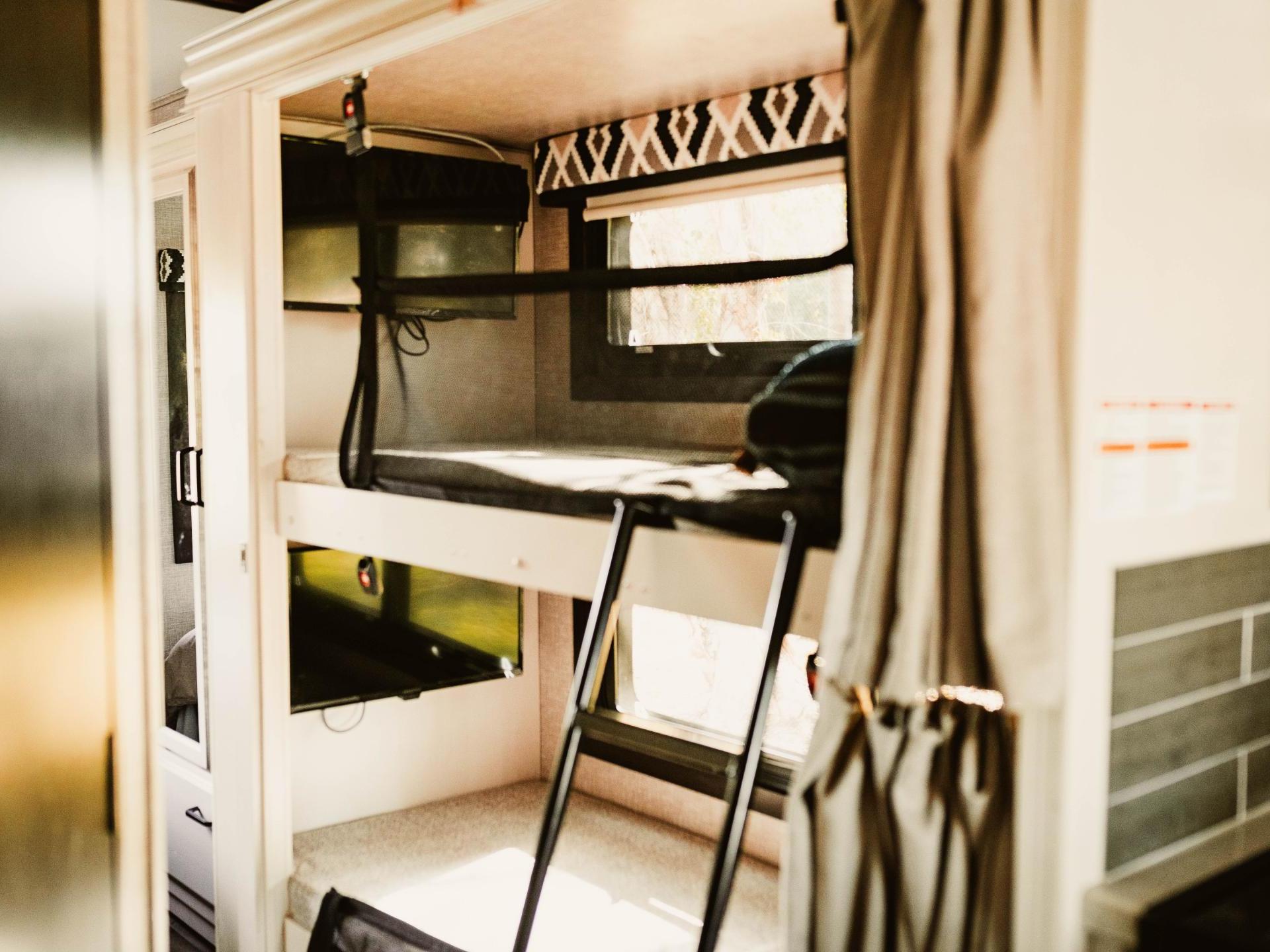 2022 ENTEGRA COACH VISION 29F