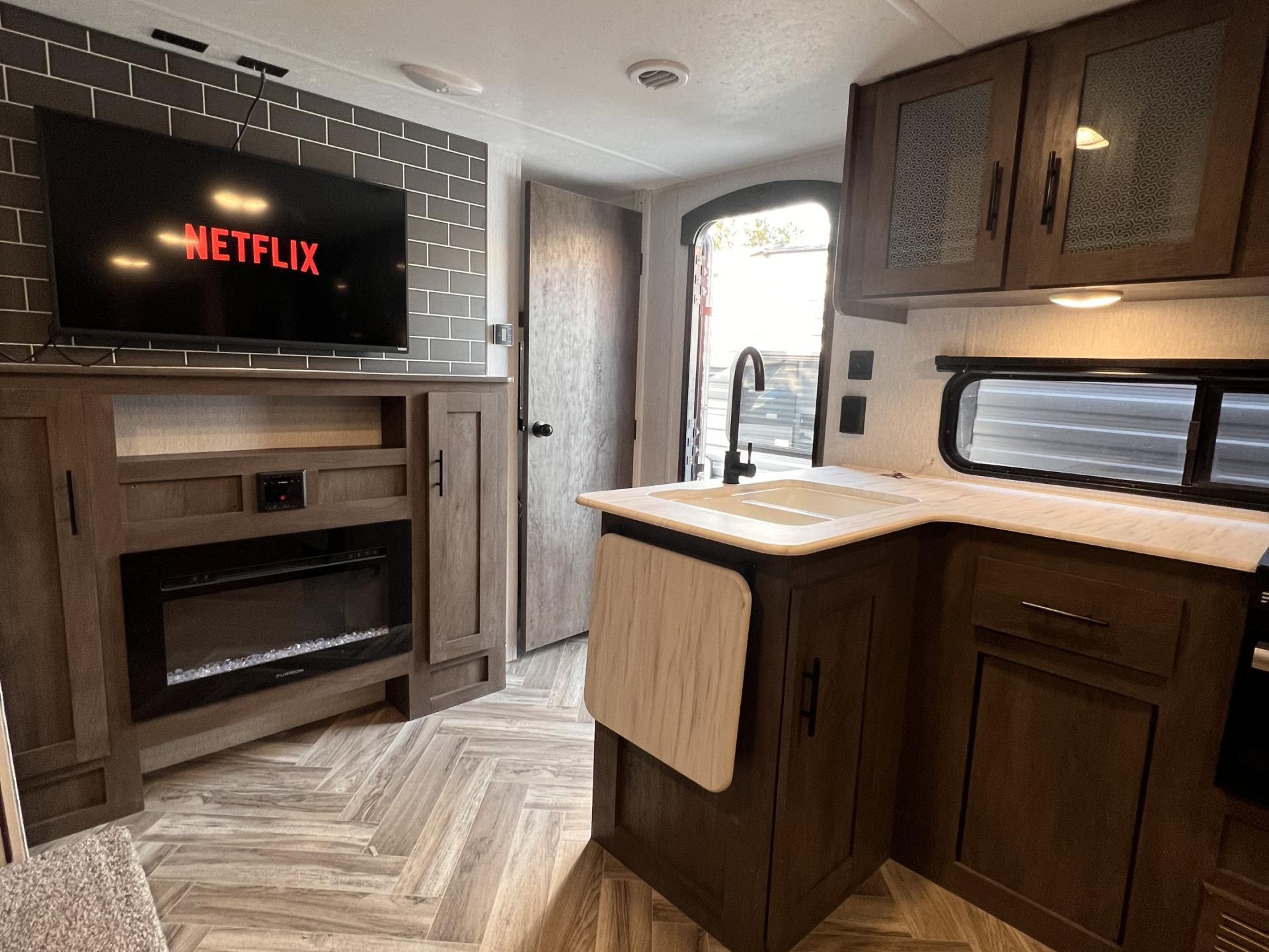 2022 FOREST RIVER SALEM 263BHXL 