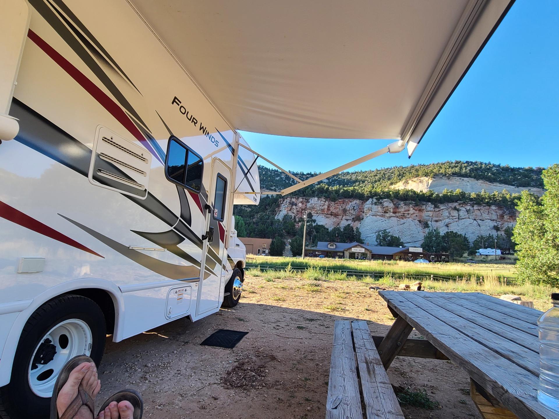 2023 THOR MOTOR COACH FOUR WINDS 22E