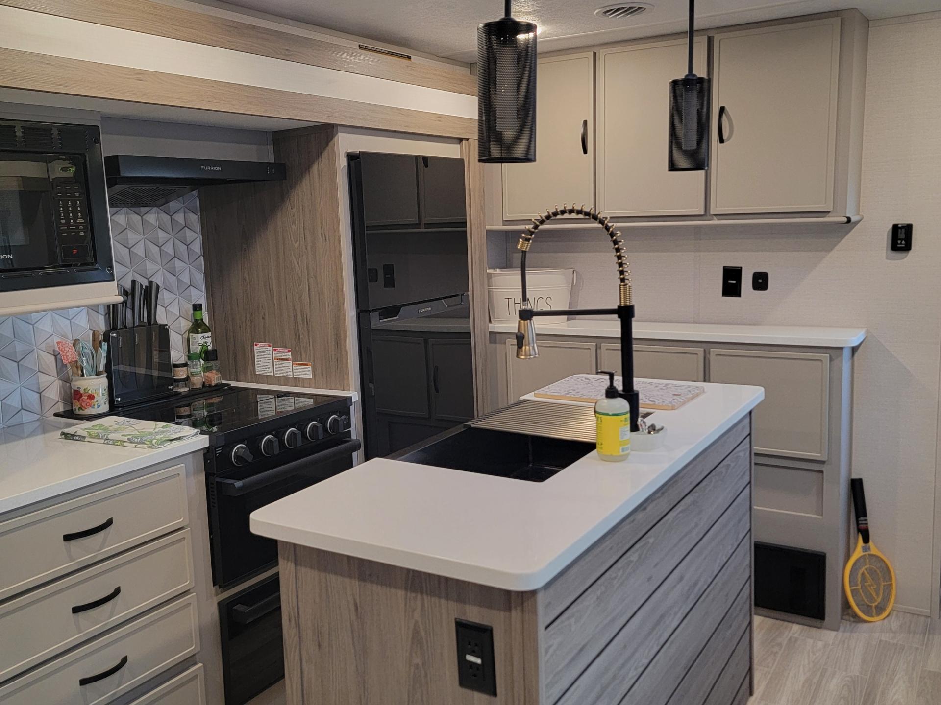 2024 FOREST RIVER VIBE 28RL