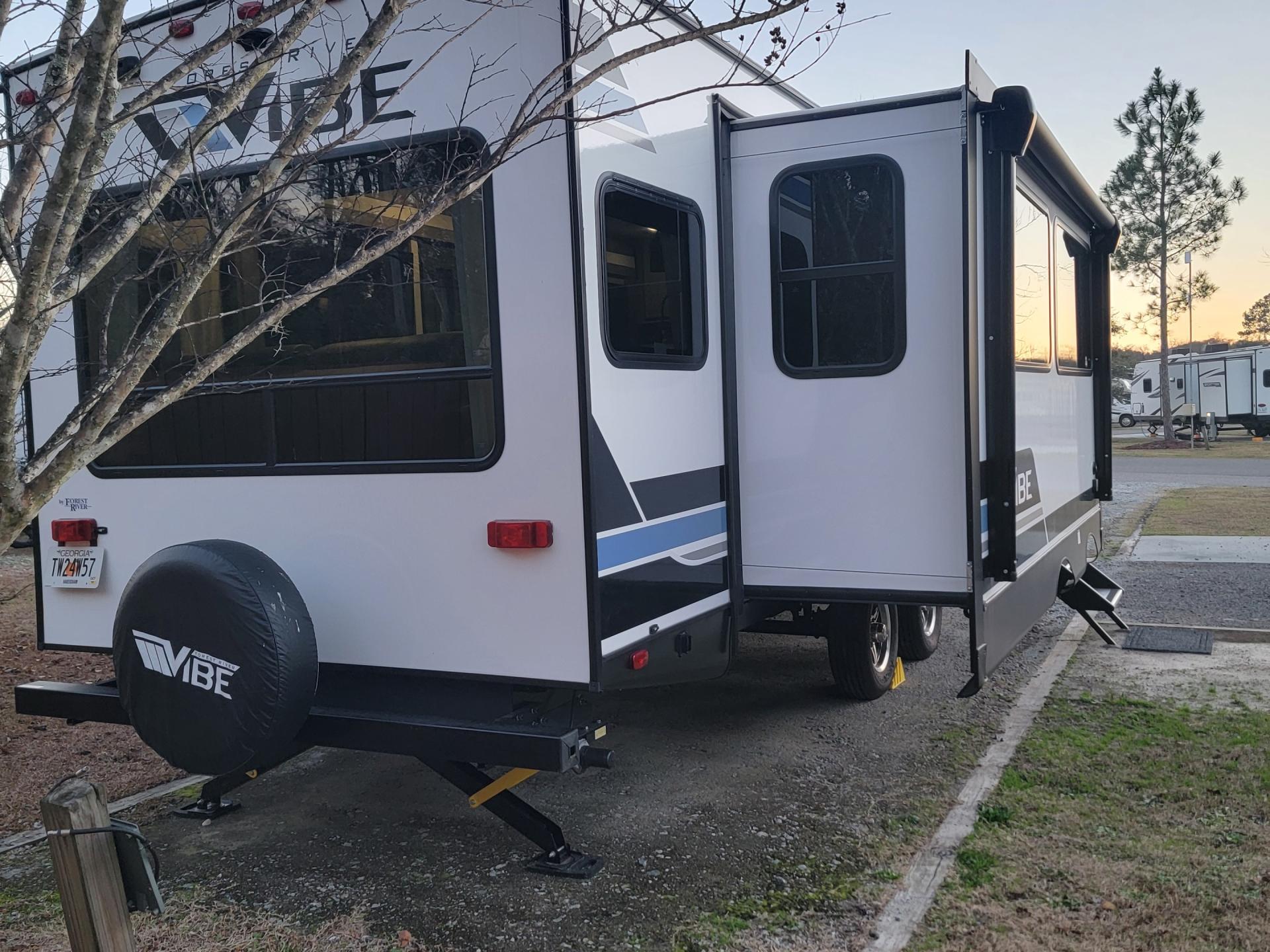 2024 FOREST RIVER VIBE 28RL