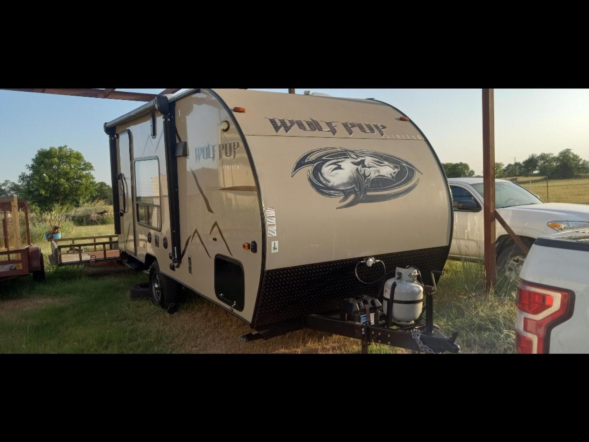 2017 FOREST RIVER WOLF PUP 17RPC