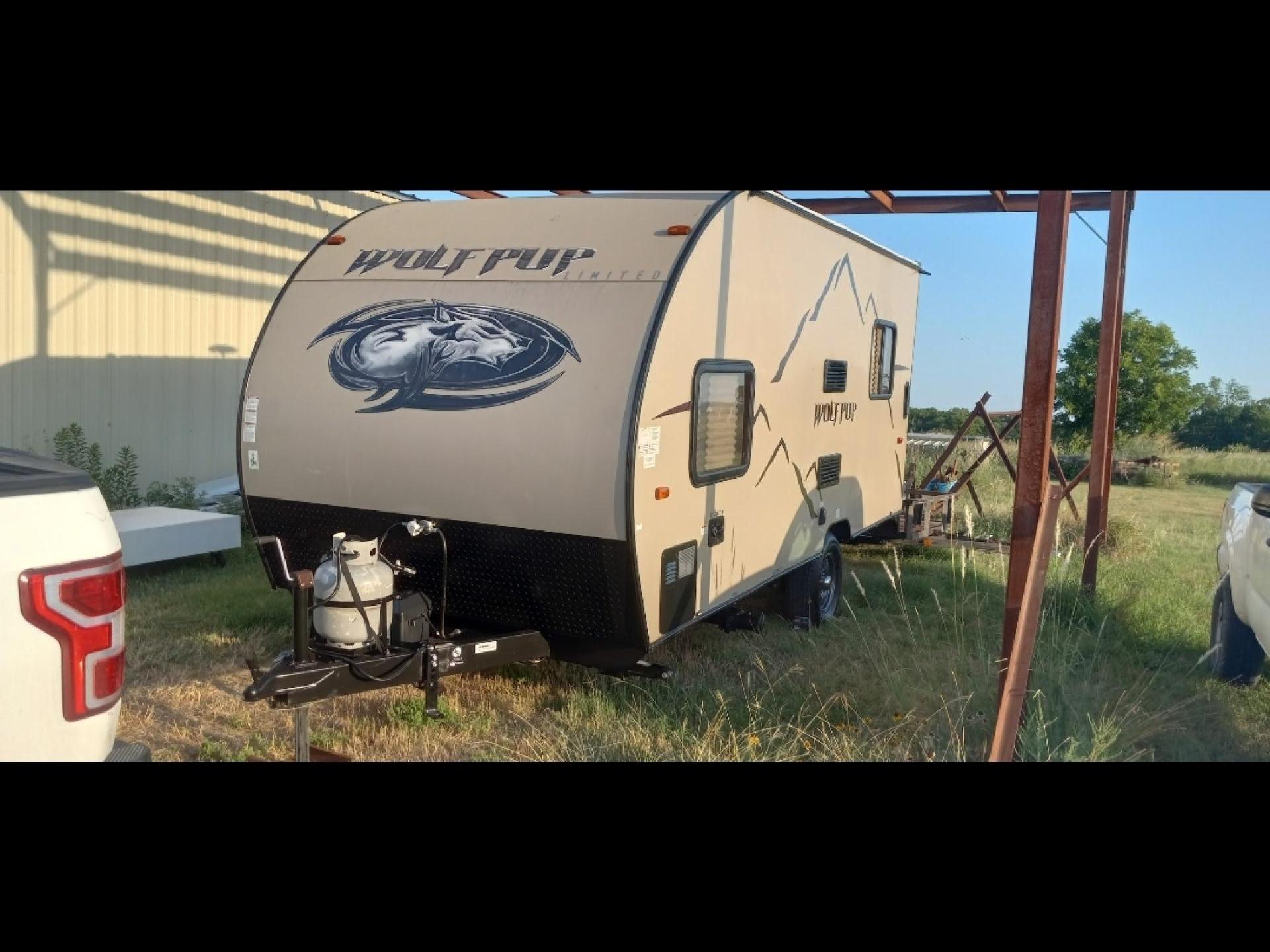 2017 FOREST RIVER WOLF PUP 17RPC