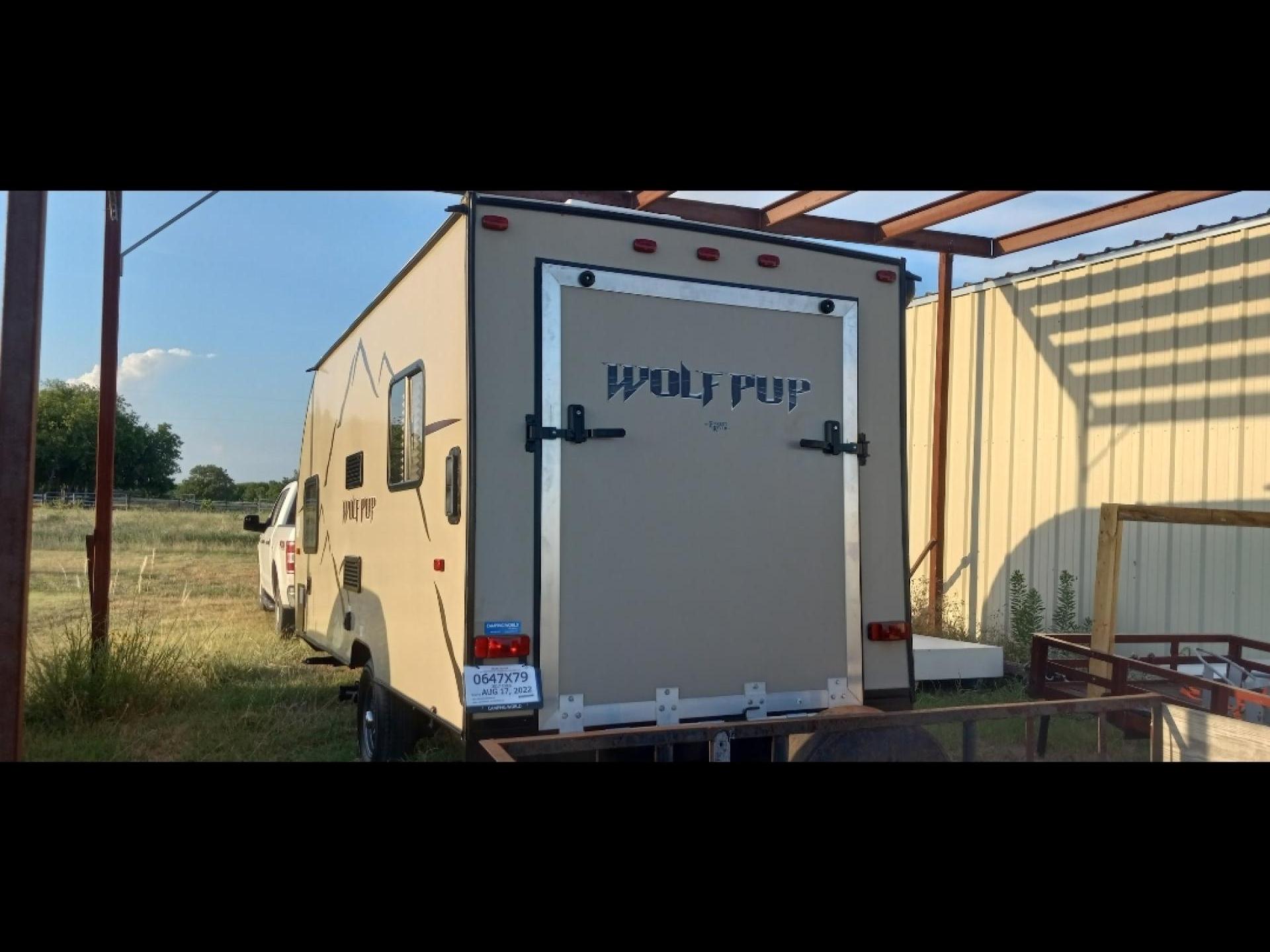 2017 FOREST RIVER WOLF PUP 17RPC